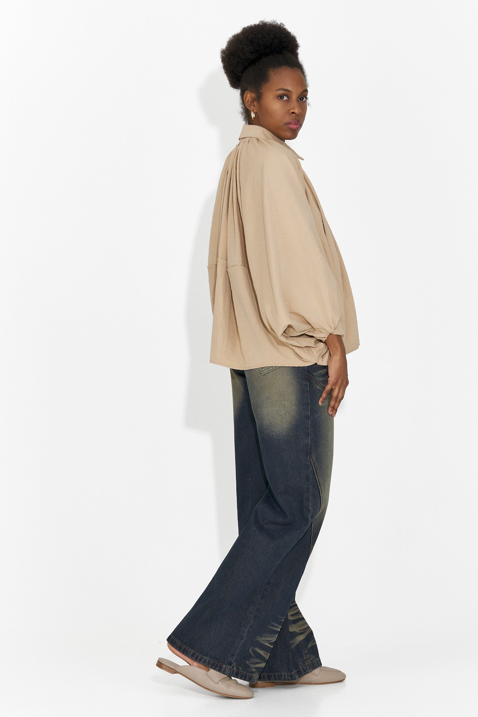 Justine Bogas Avslappnade Blåa Damjeans