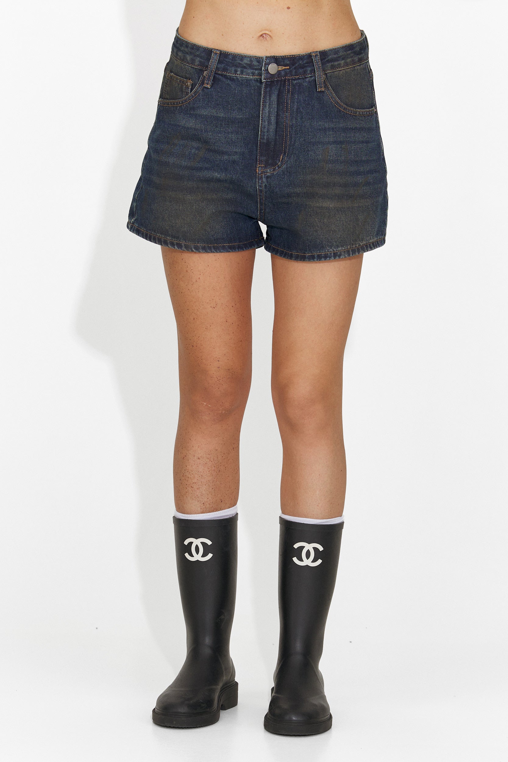 Women's casual short dark blue jeans Cherele Bogas