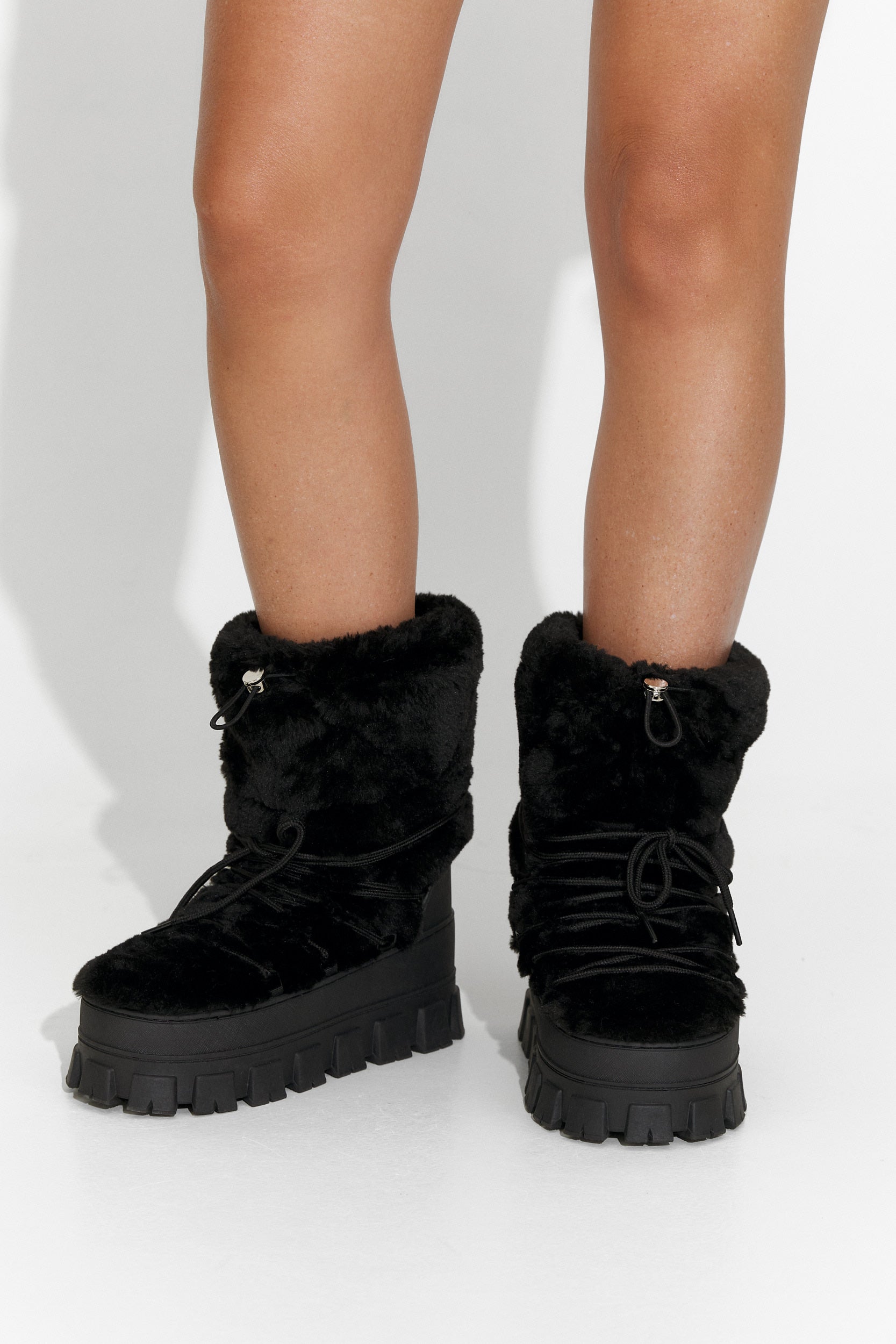 Bottes Noires pour Femmes d'Inies Bogas