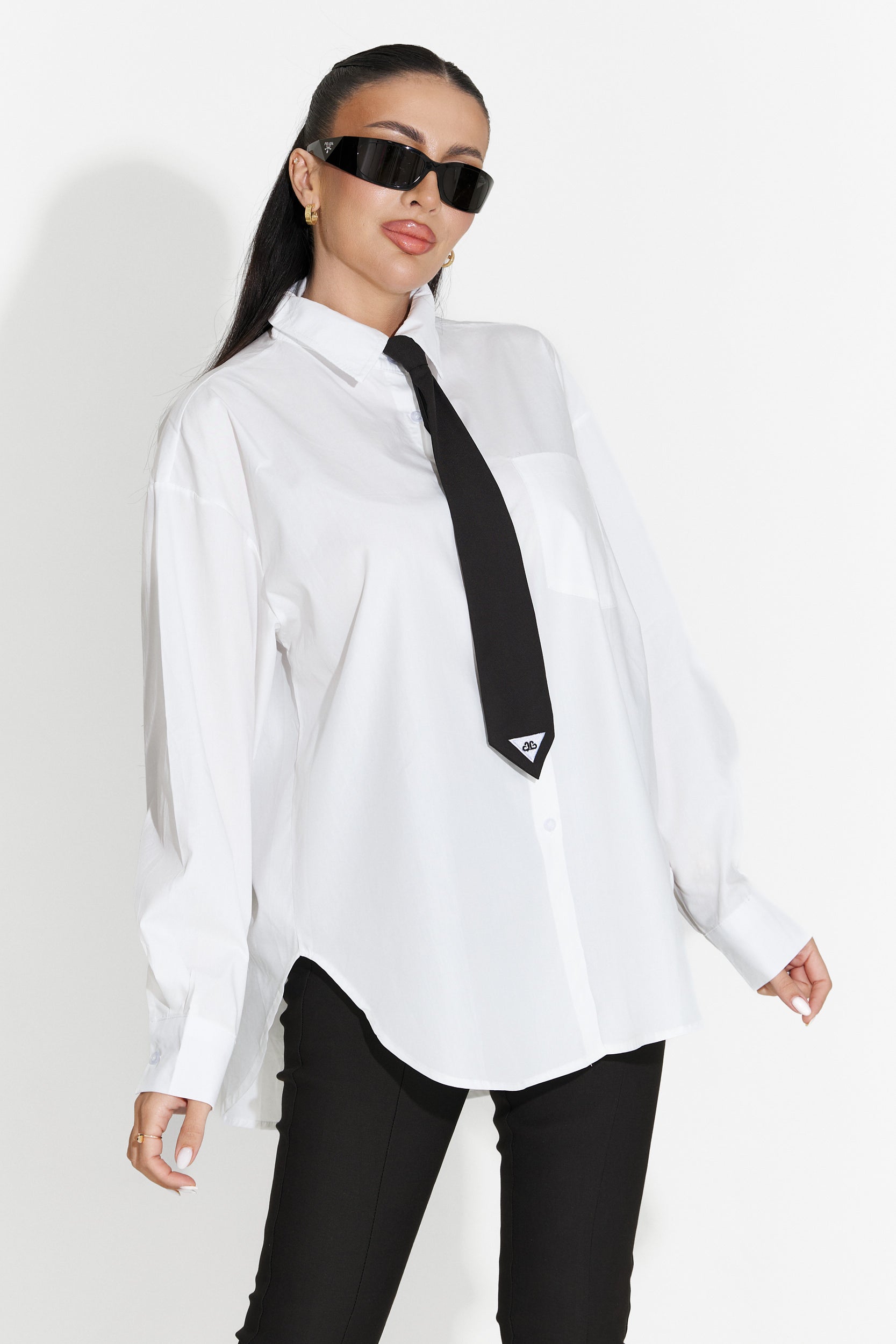 Blusa Elegante Blanca para Damas de Nivora Bogas