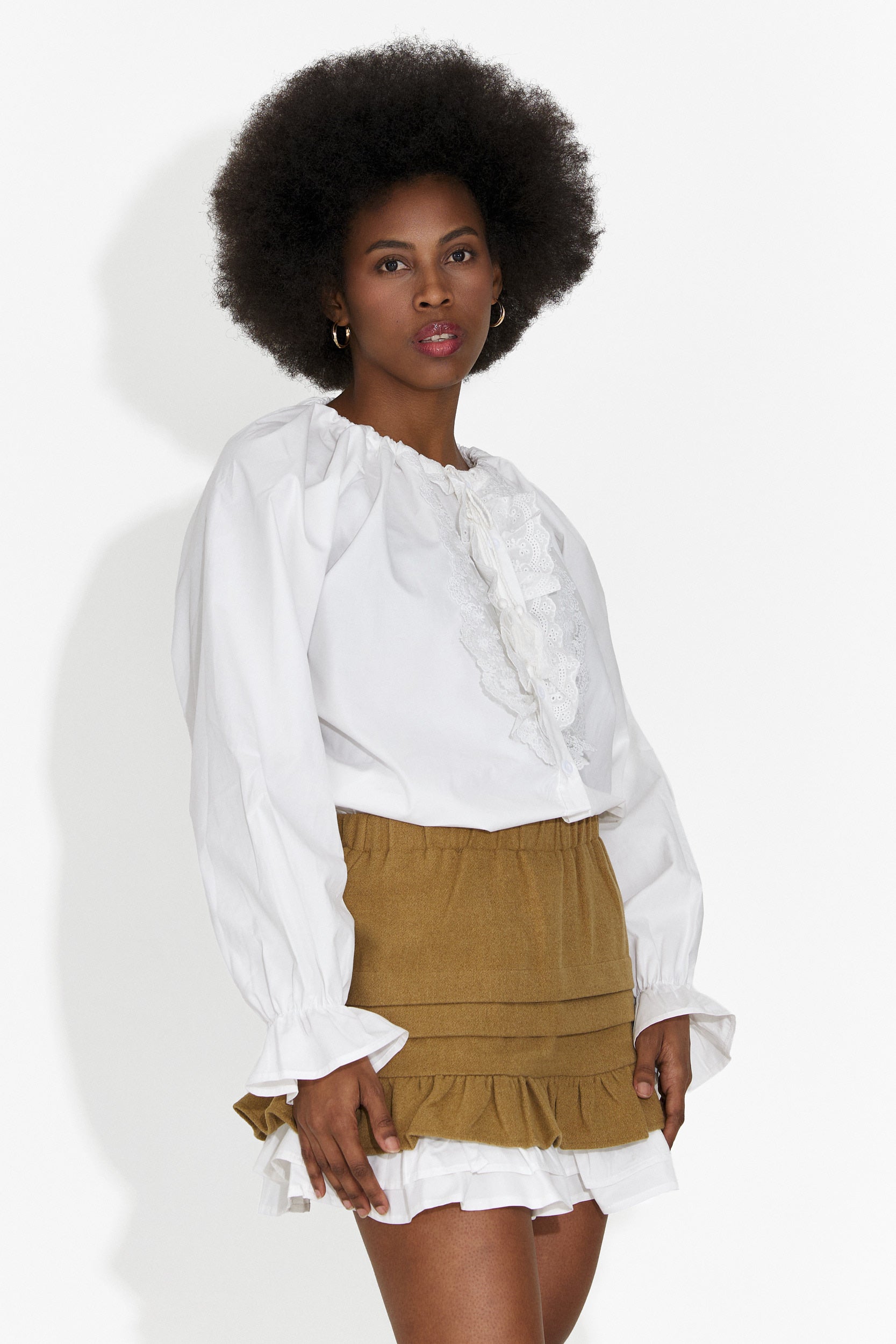 Zeneda Bogas Elegant White Women's Shirt