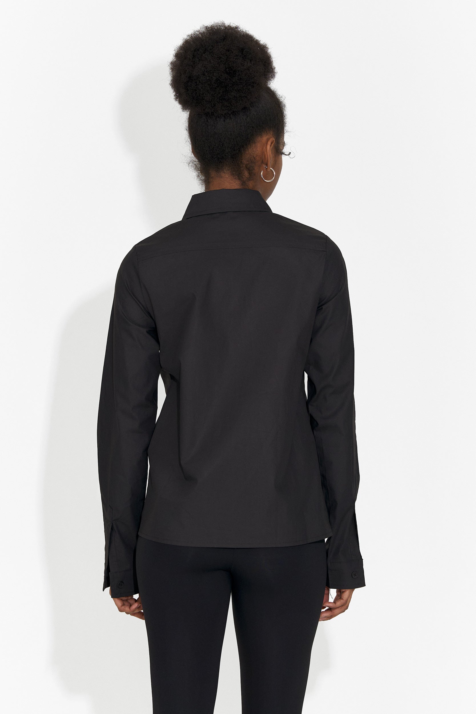 Elegantná čierna dámska blúzka značky Jetie Bogas