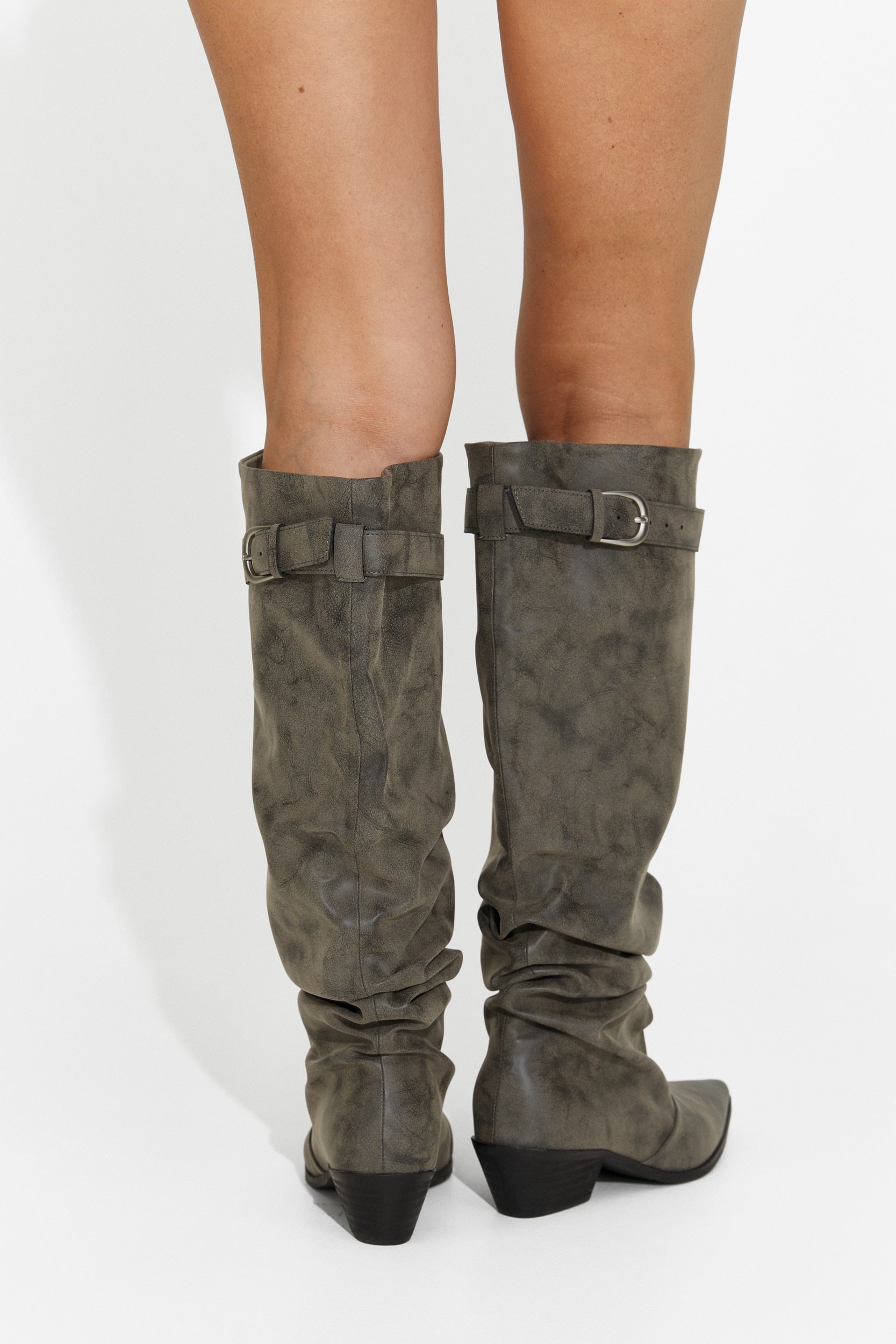 Gray cowboy boots Olivyu Bogas