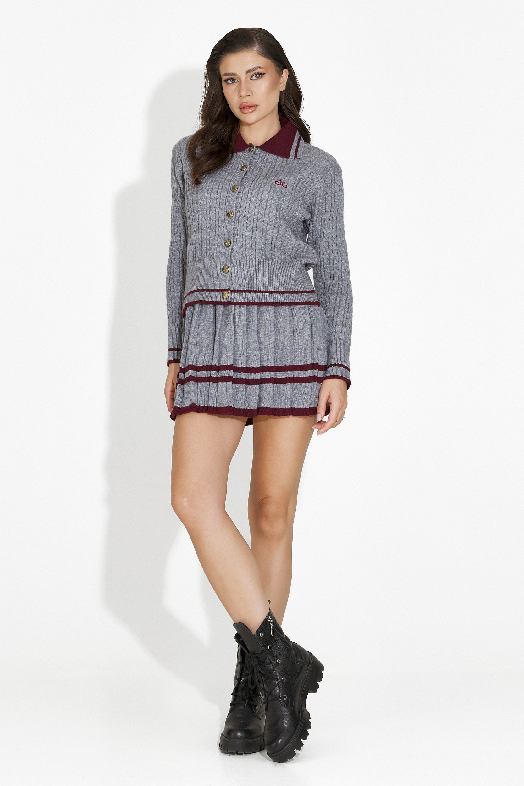 Komplet z szarą spódnicą Kendia Bogas