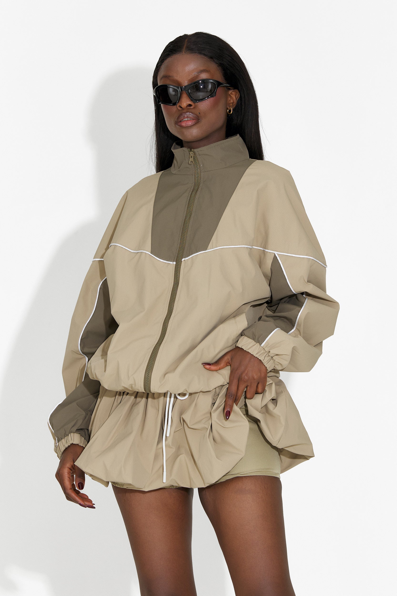 Komplet z beżową spódnicą i spodniami Selmira Bogas