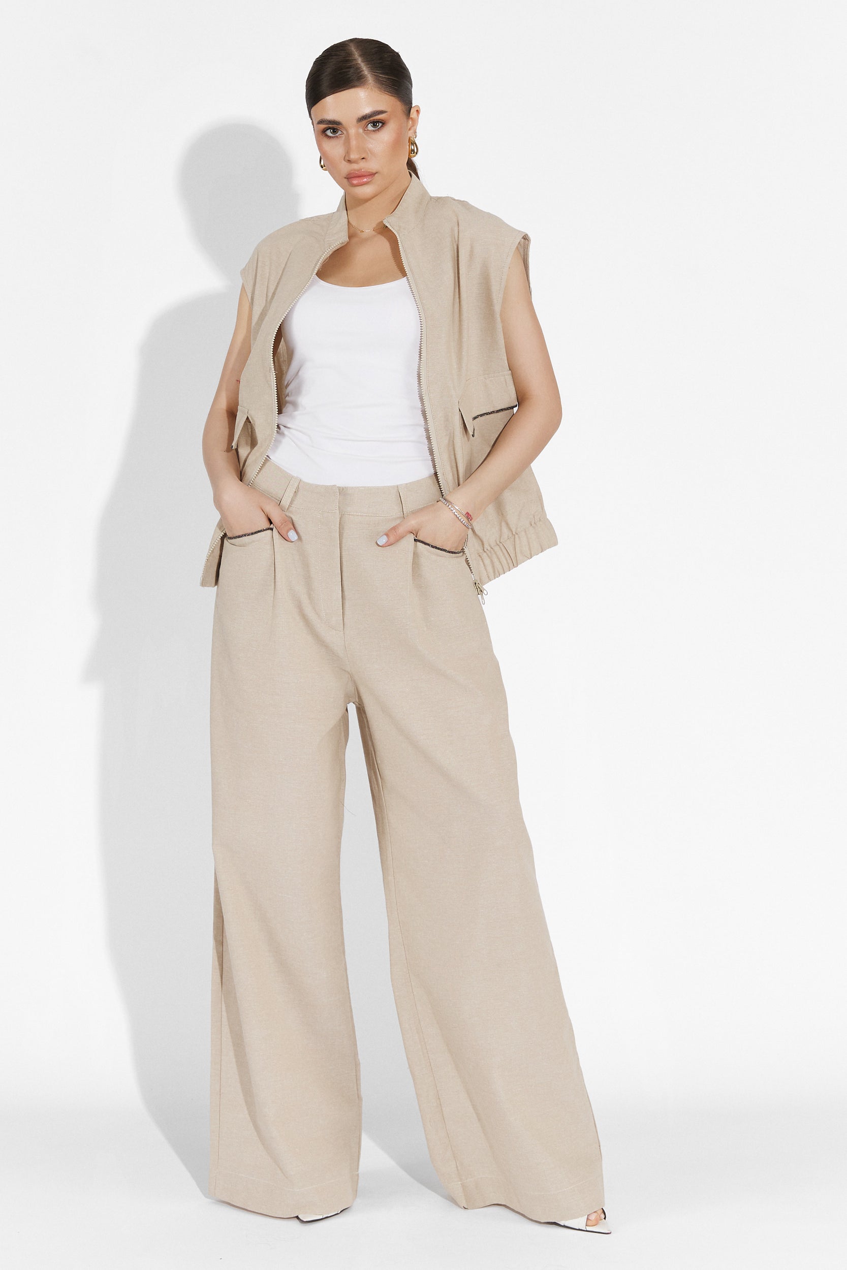 Συμπλήρωμα με μπεζ παντελόνι Onulko Bogas