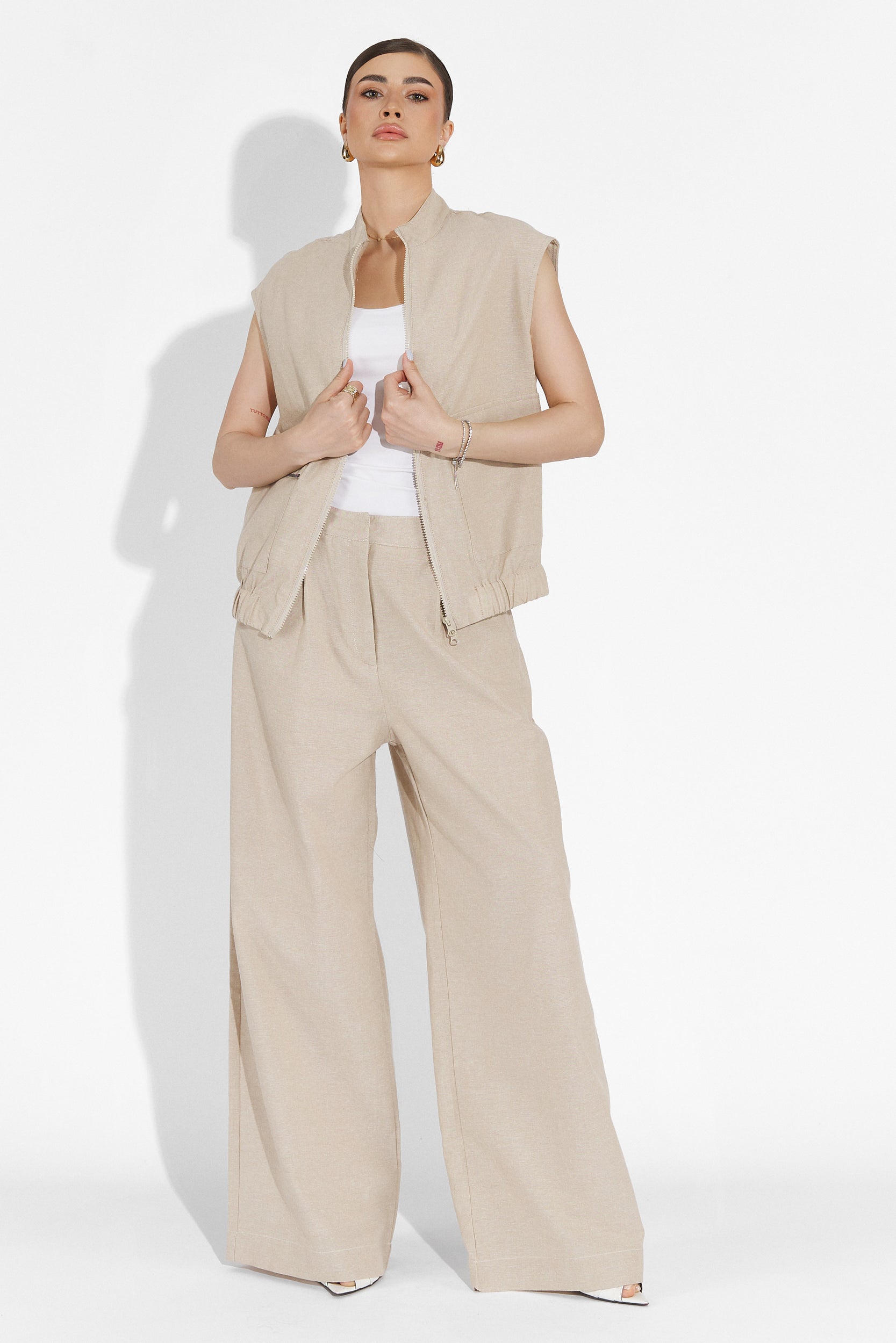 Συμπλήρωμα με μπεζ παντελόνι Onulko Bogas