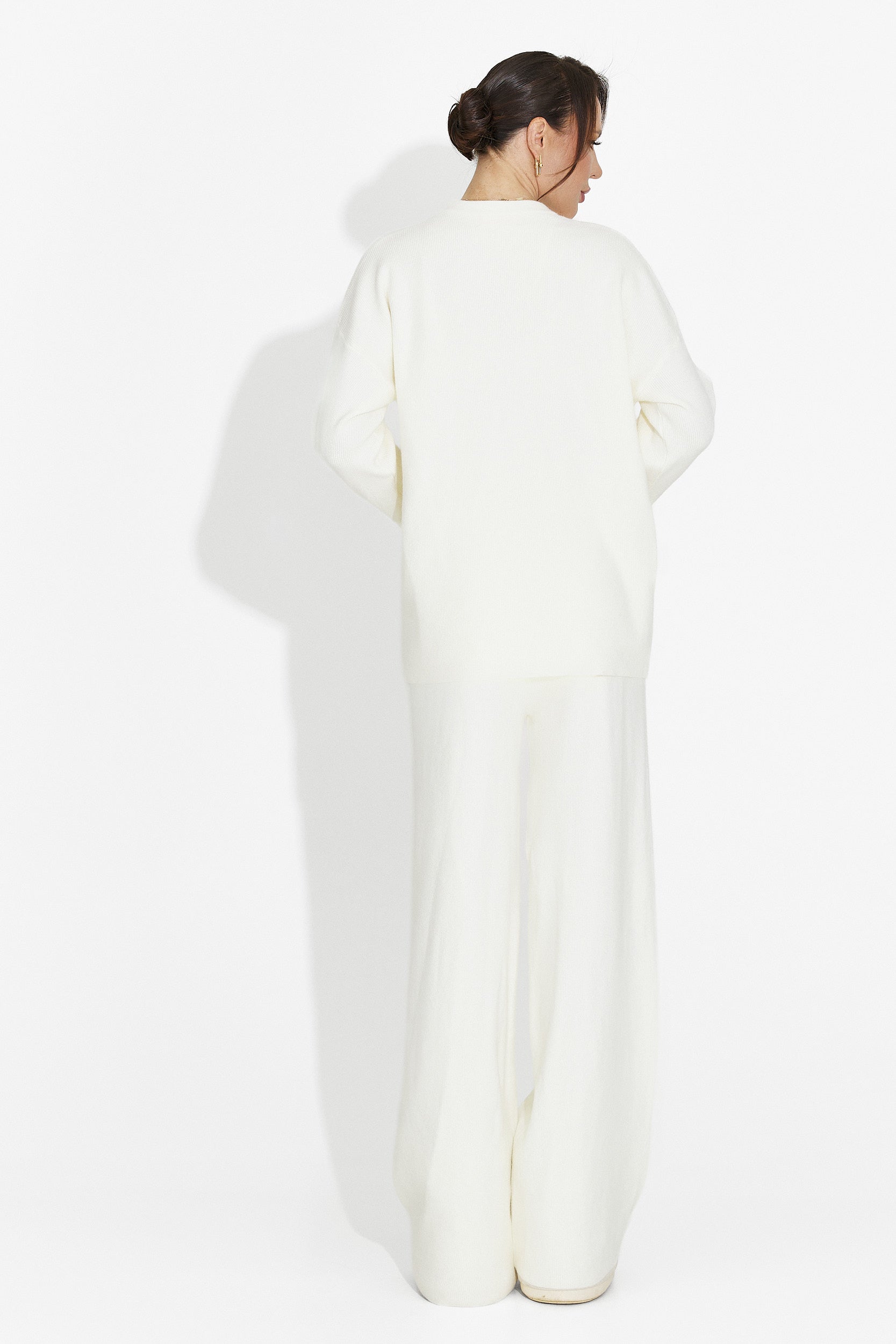 Komplet z kremowymi spodniami Kania Bogas