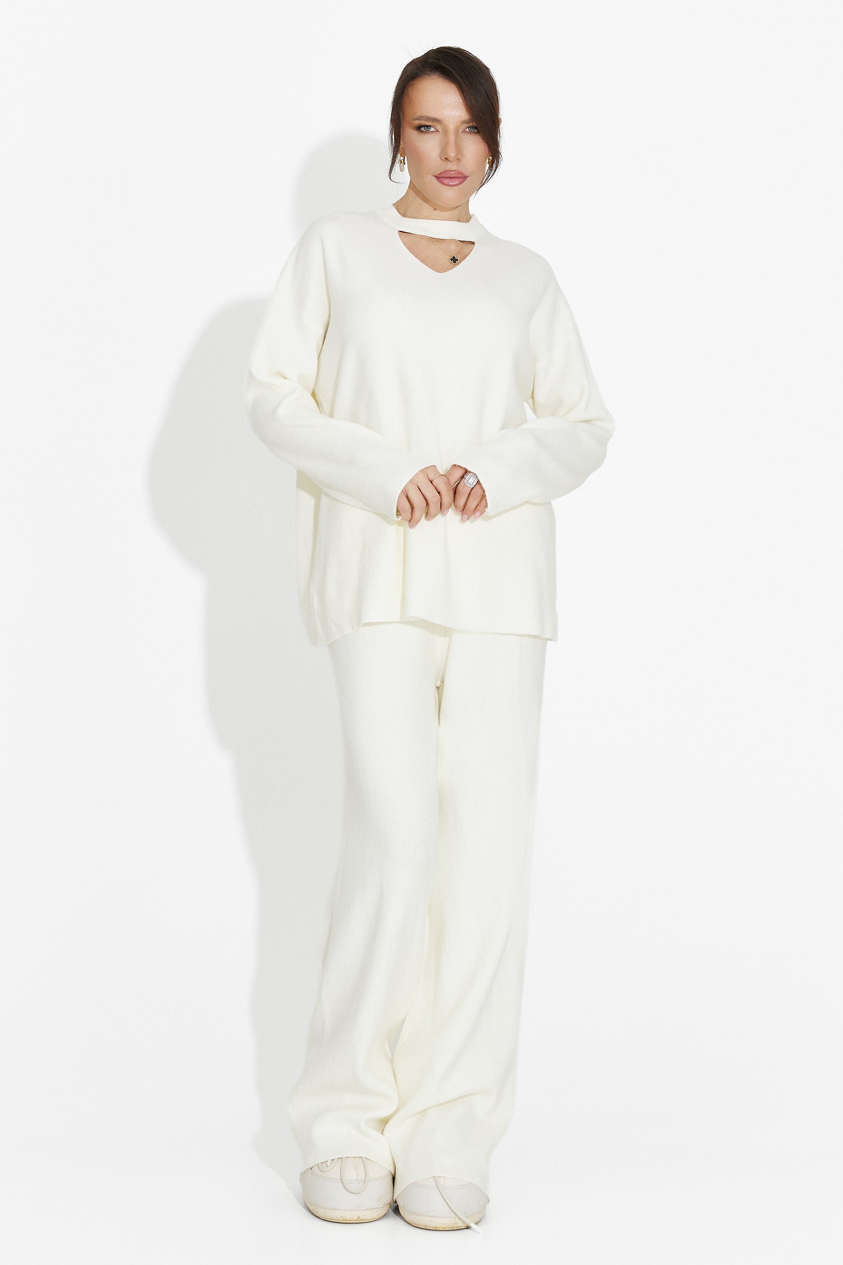 Komplet z kremowymi spodniami Kania Bogas