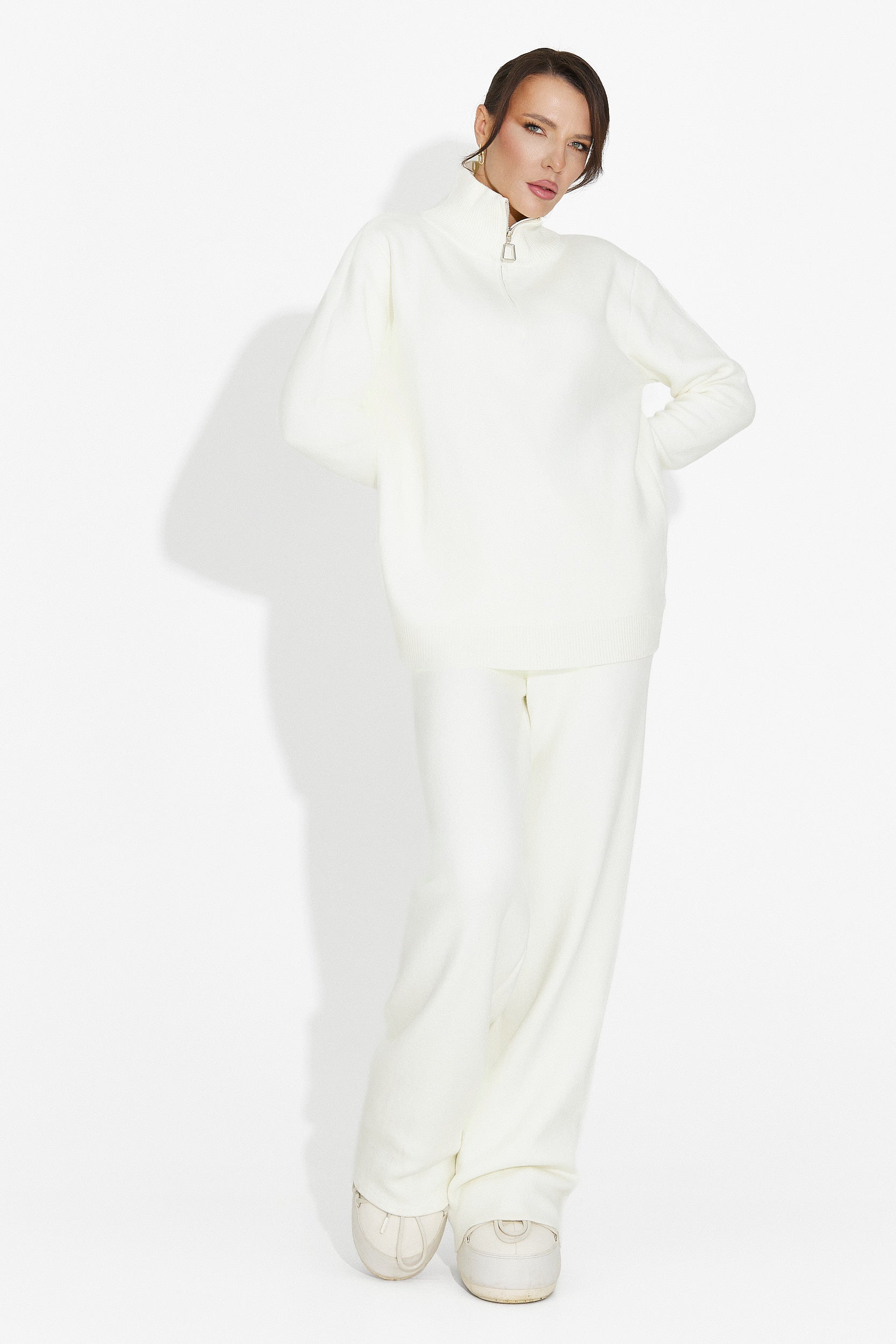 Conjunto con pantalones crema Lebrisa Bogas