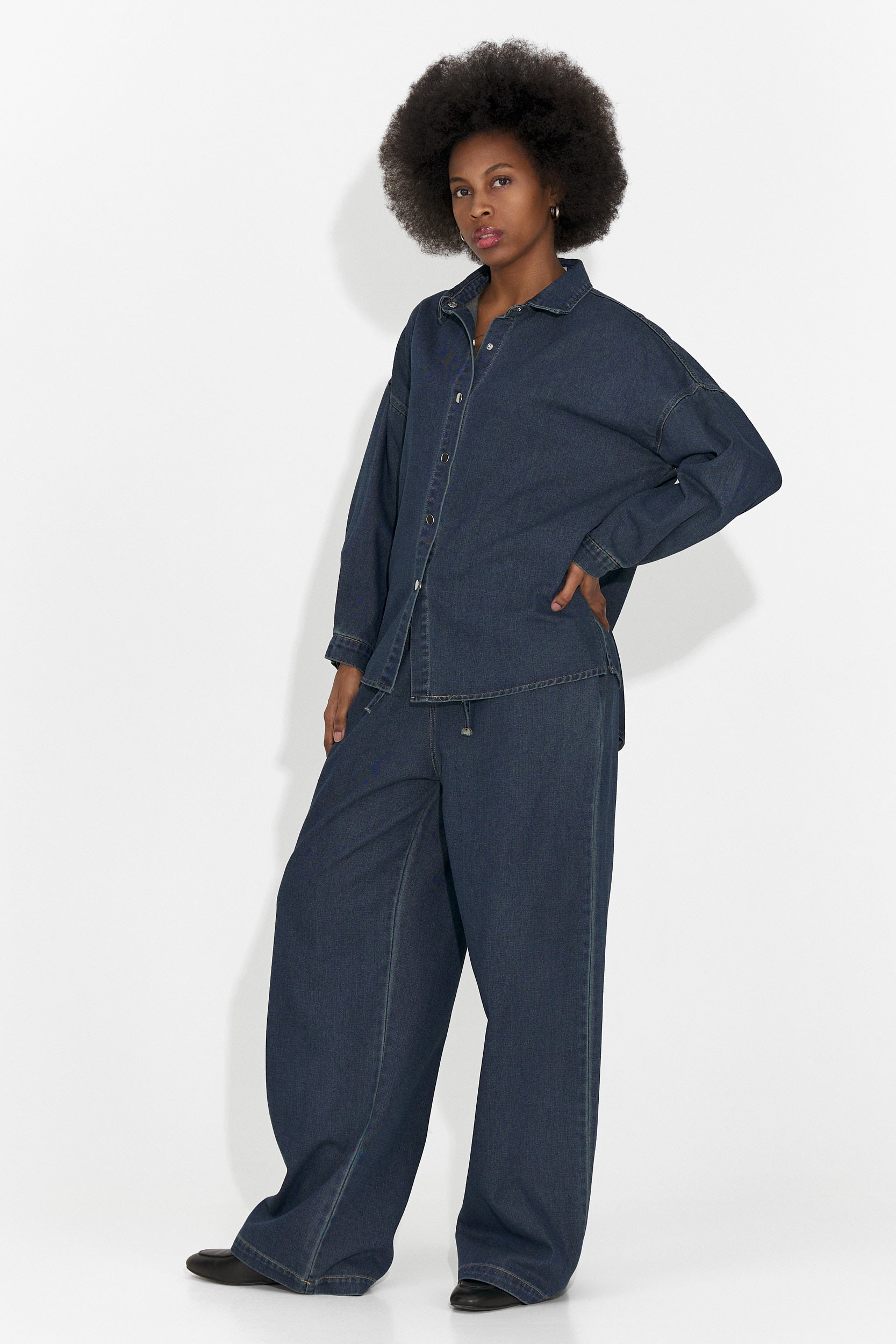 Nieformalny granatowy garnitur damski Simena Bogas