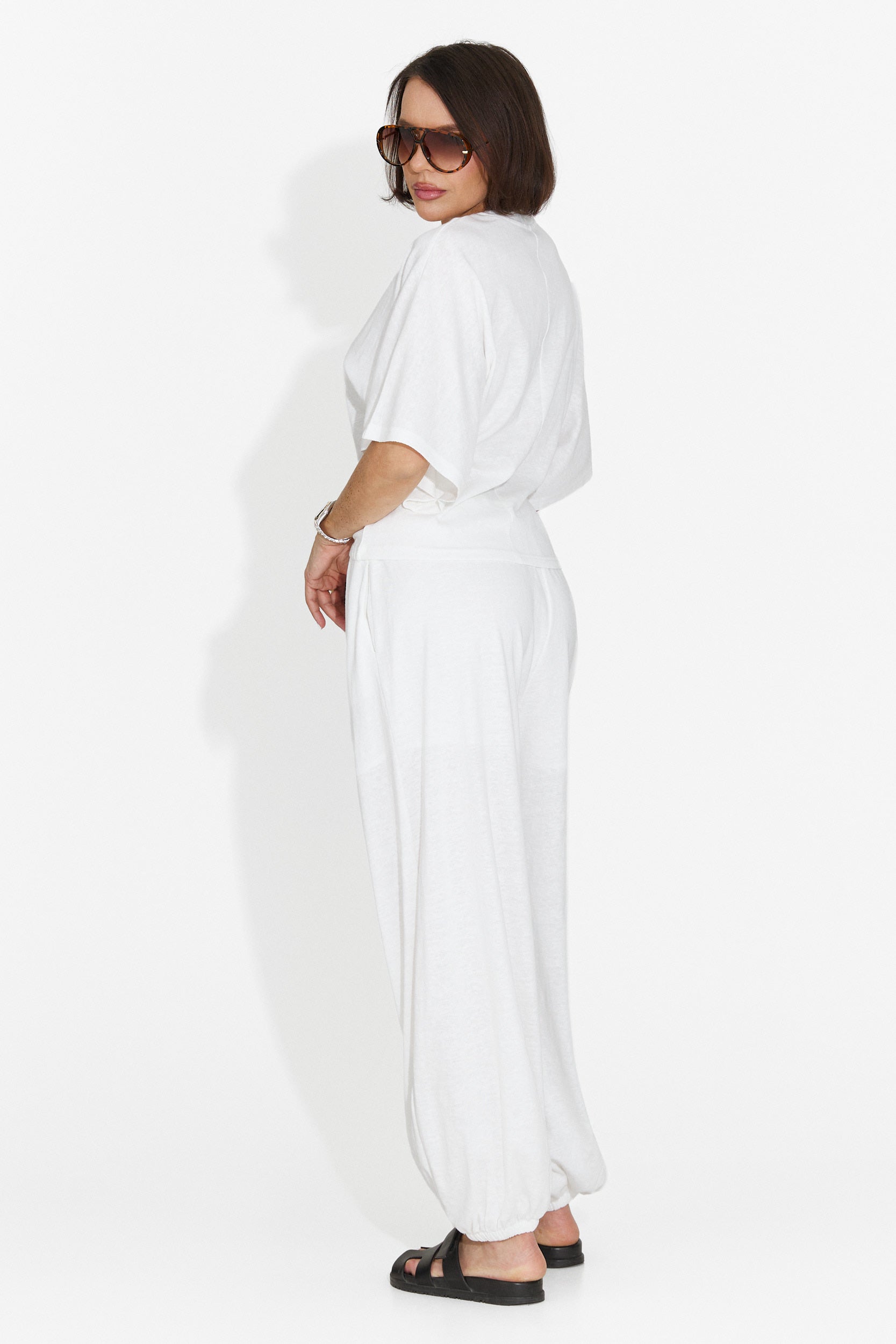 Bedya Bogas Women's Suit with White Pants