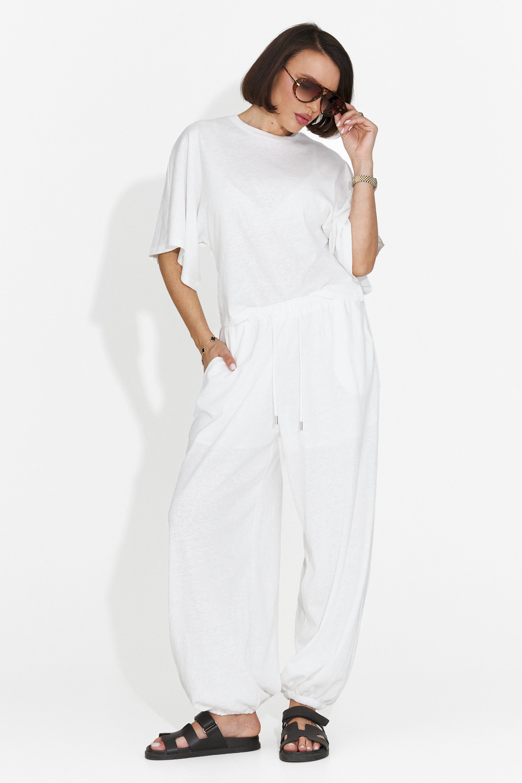 Bedya Bogas Women's Suit with White Pants
