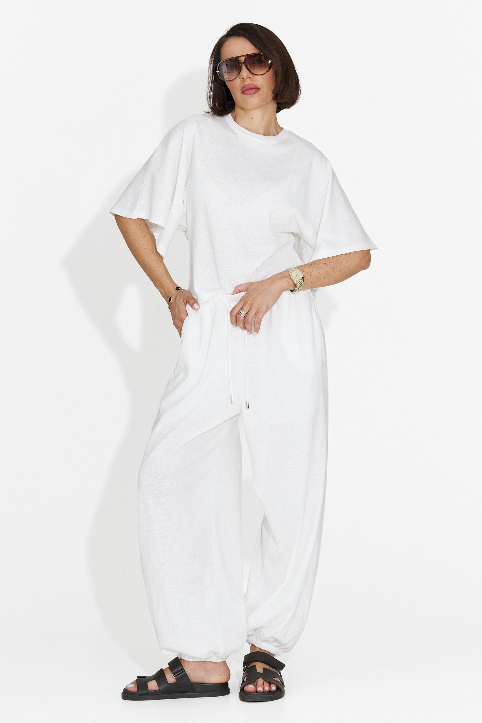 Bedya Bogas Women's Suit with White Pants