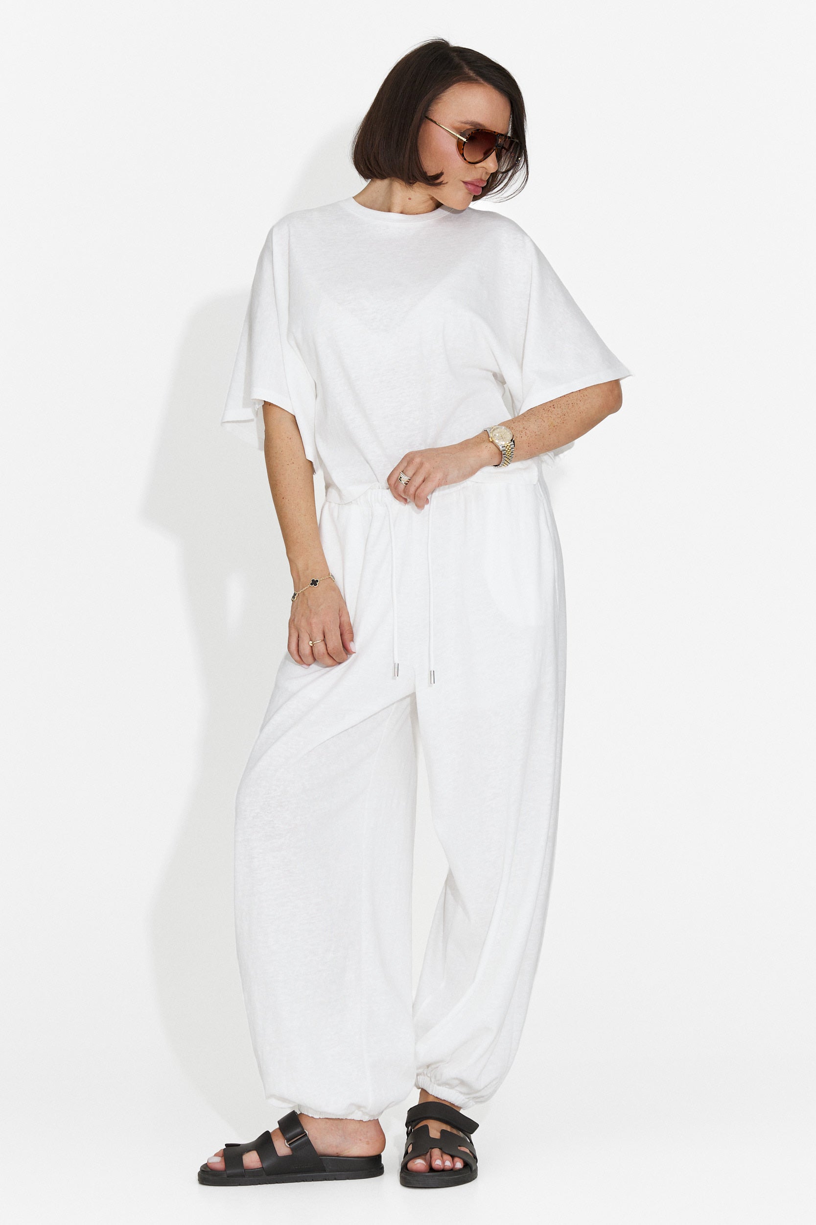 Bedya Bogas Women's Suit with White Pants