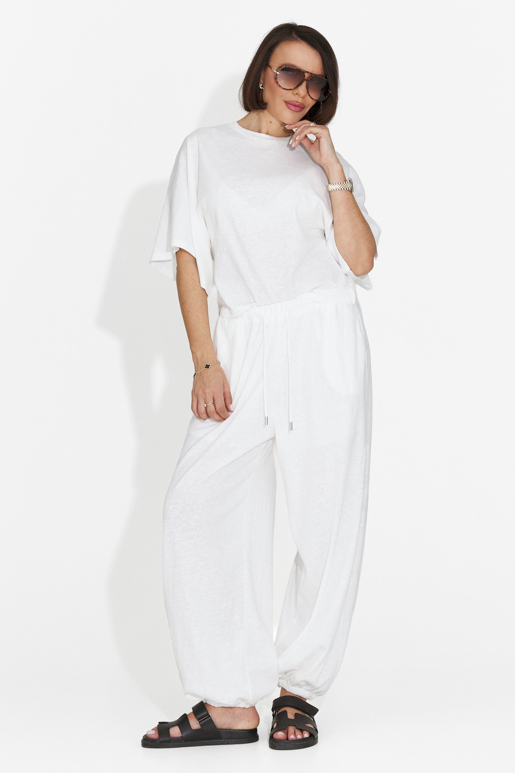 Bedya Bogas Women's Suit with White Pants