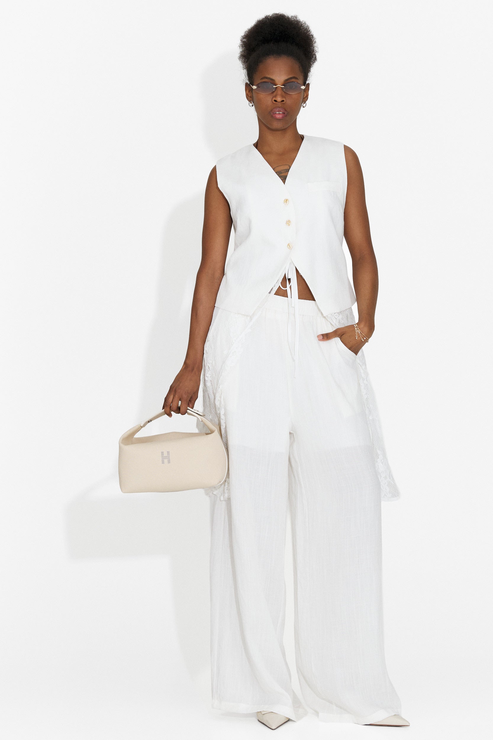 Gladiola Bogas Women's Set with White Trousers