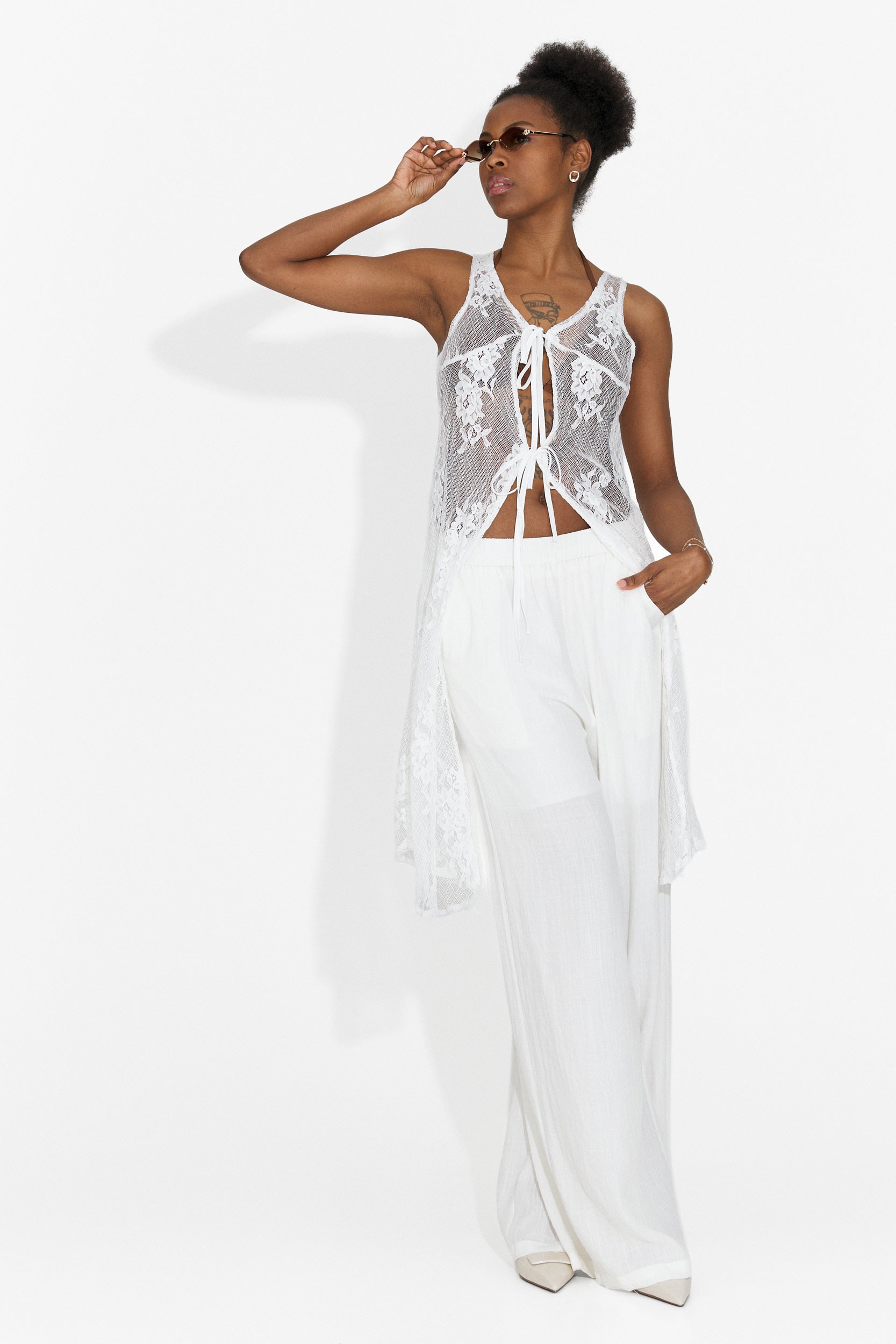 Gladiola Bogas Women's Set with White Trousers