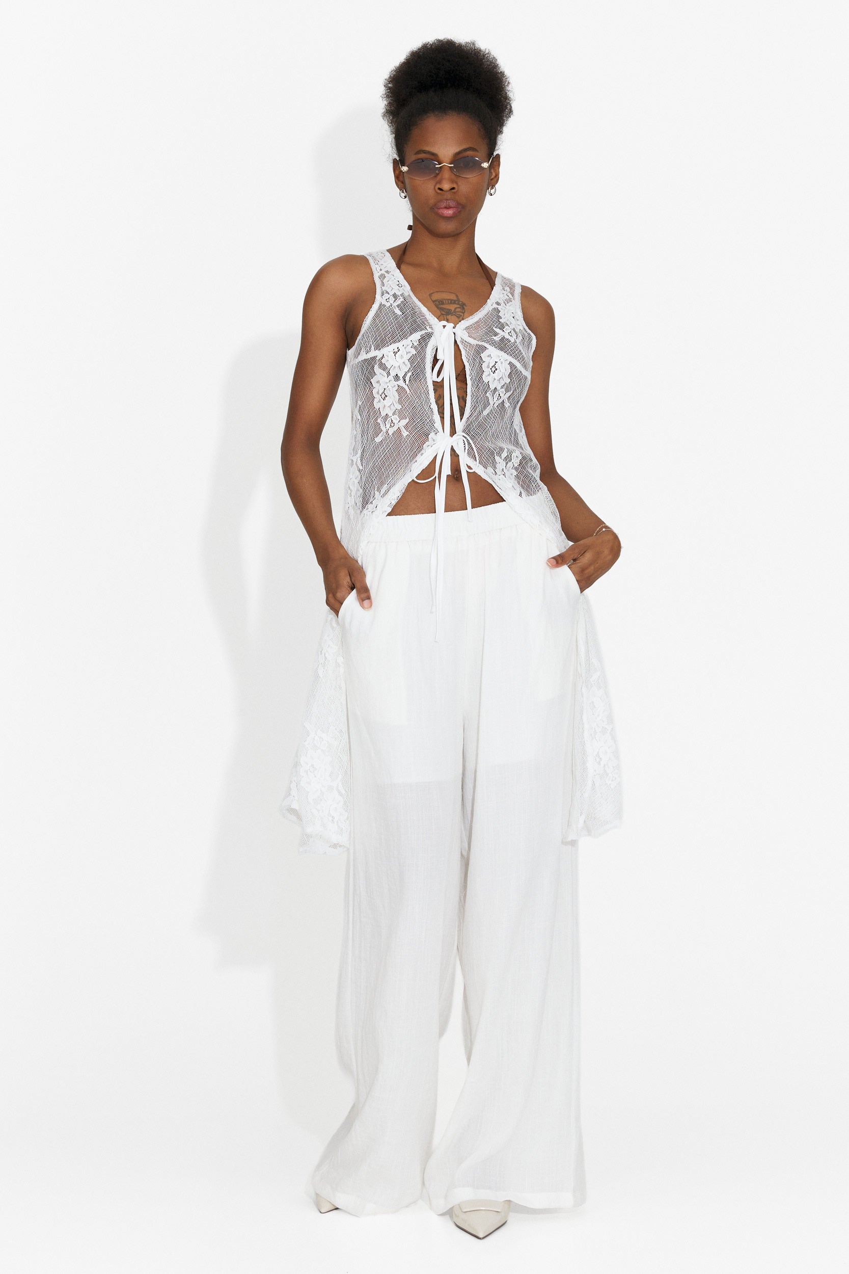 Gladiola Bogas Women's Set with White Trousers