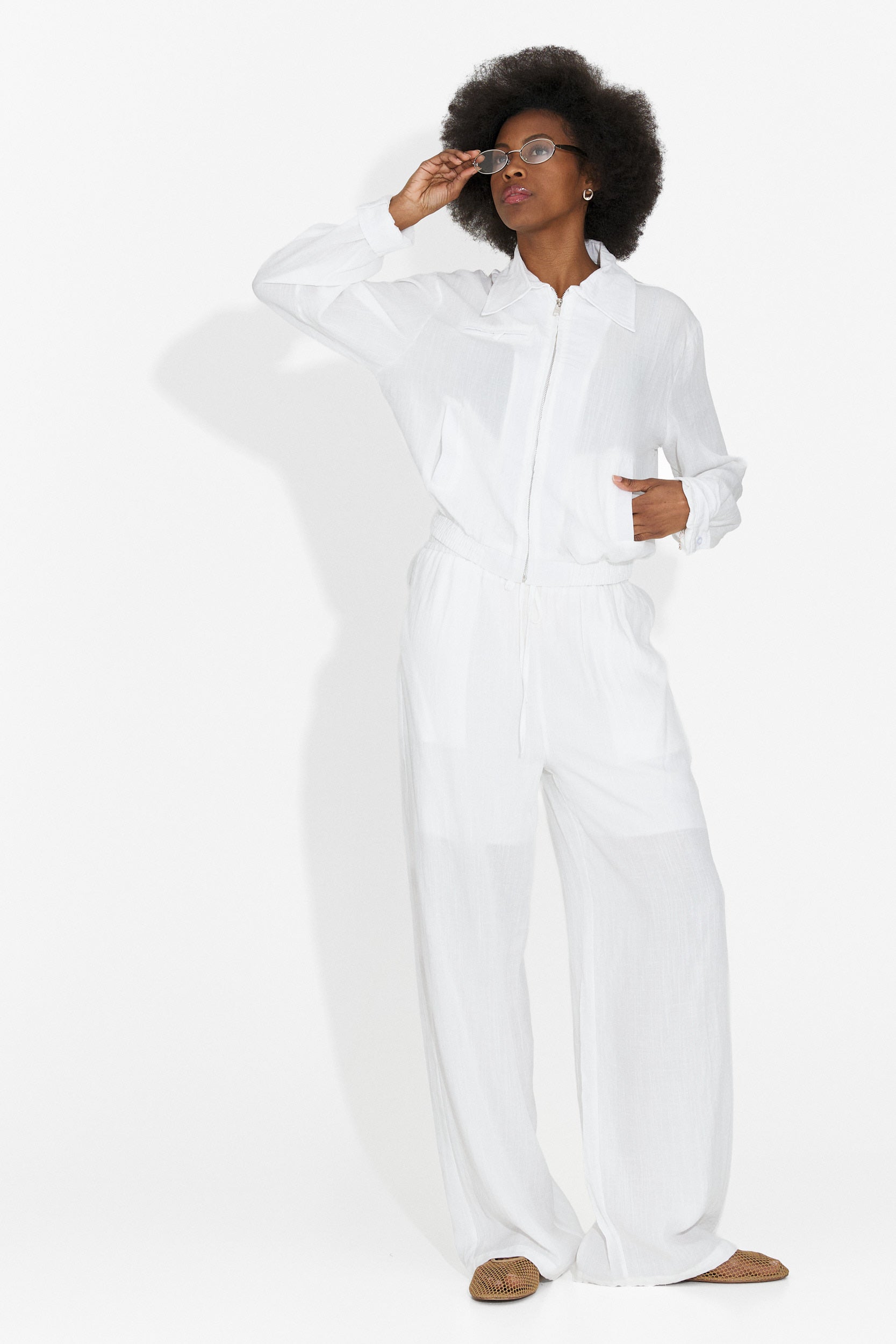 Traje de mujer con pantalones Bogas Tulipán blancos