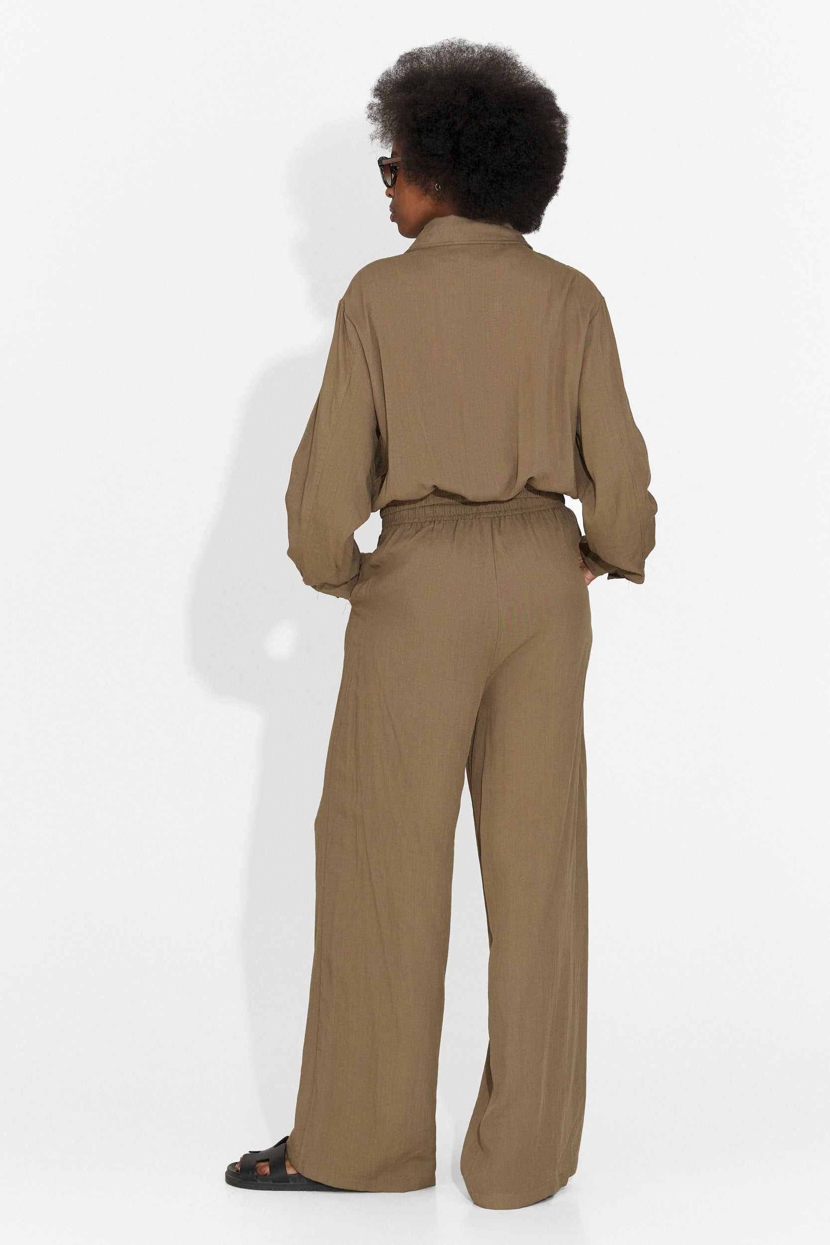 Traje de mujer con pantalones Tulip Bogas marrones