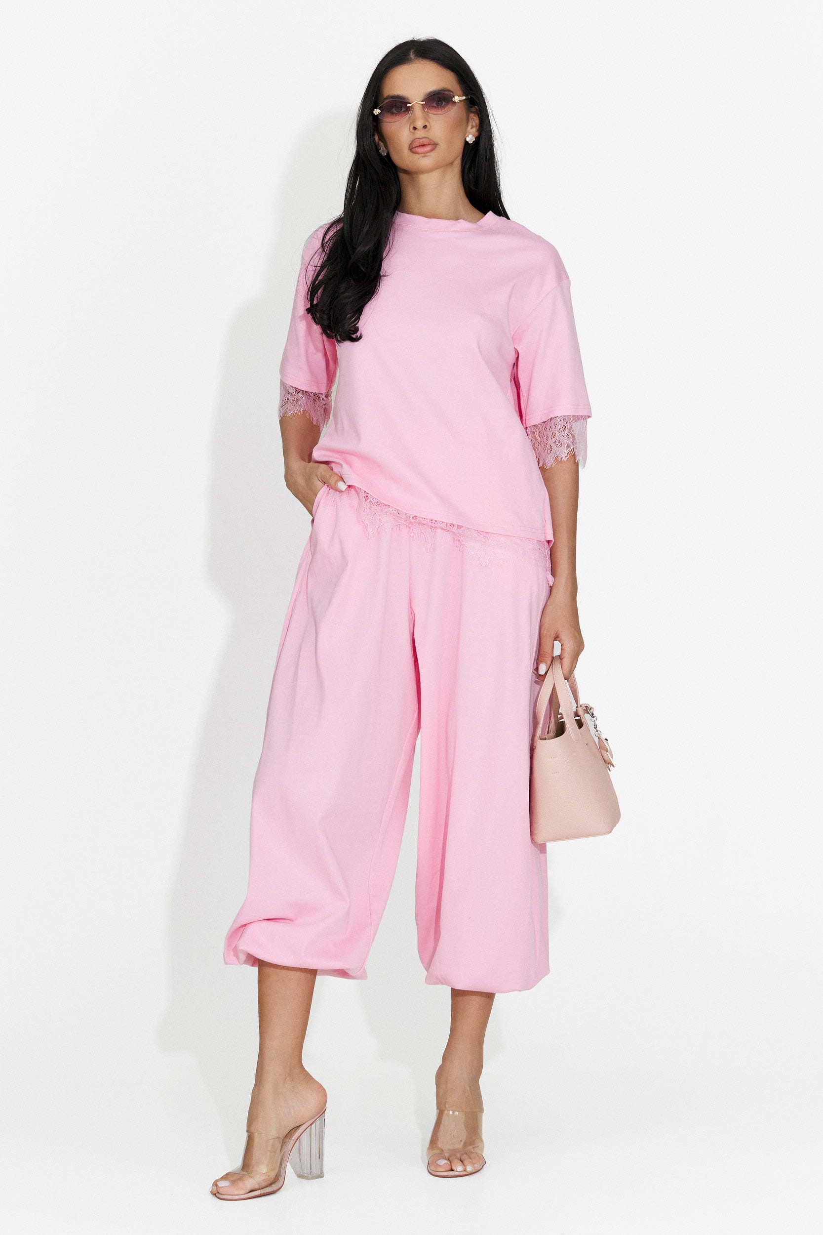 Maila Bogas Damenanzug mit rosa Hosen