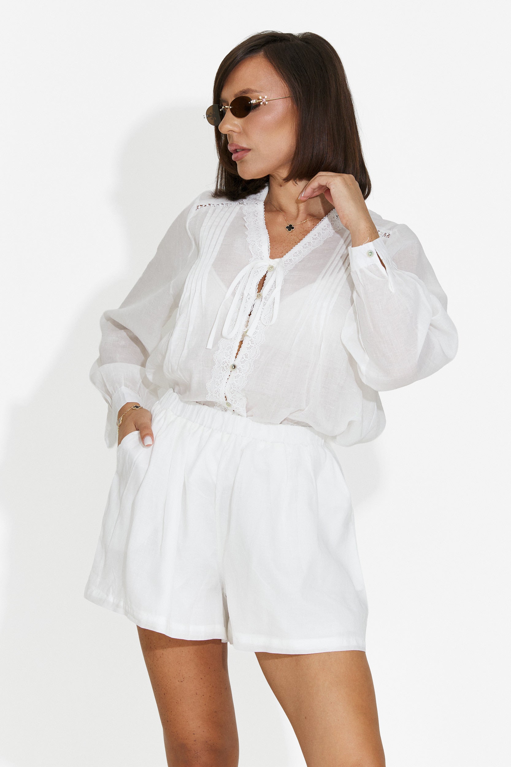 Women's set with short pants white Lekana Bogas