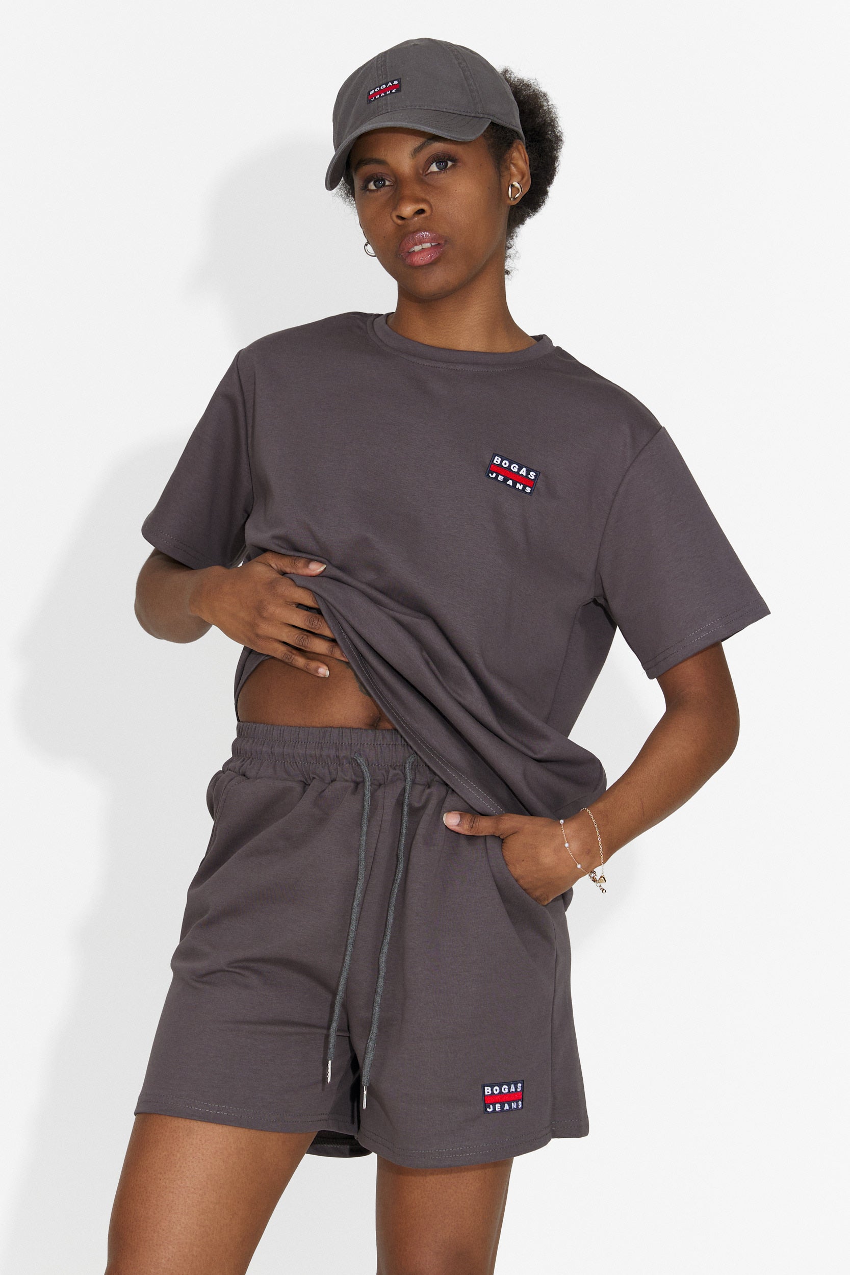 Conjunto de Mujer Marva Bogas con Shorts Grises