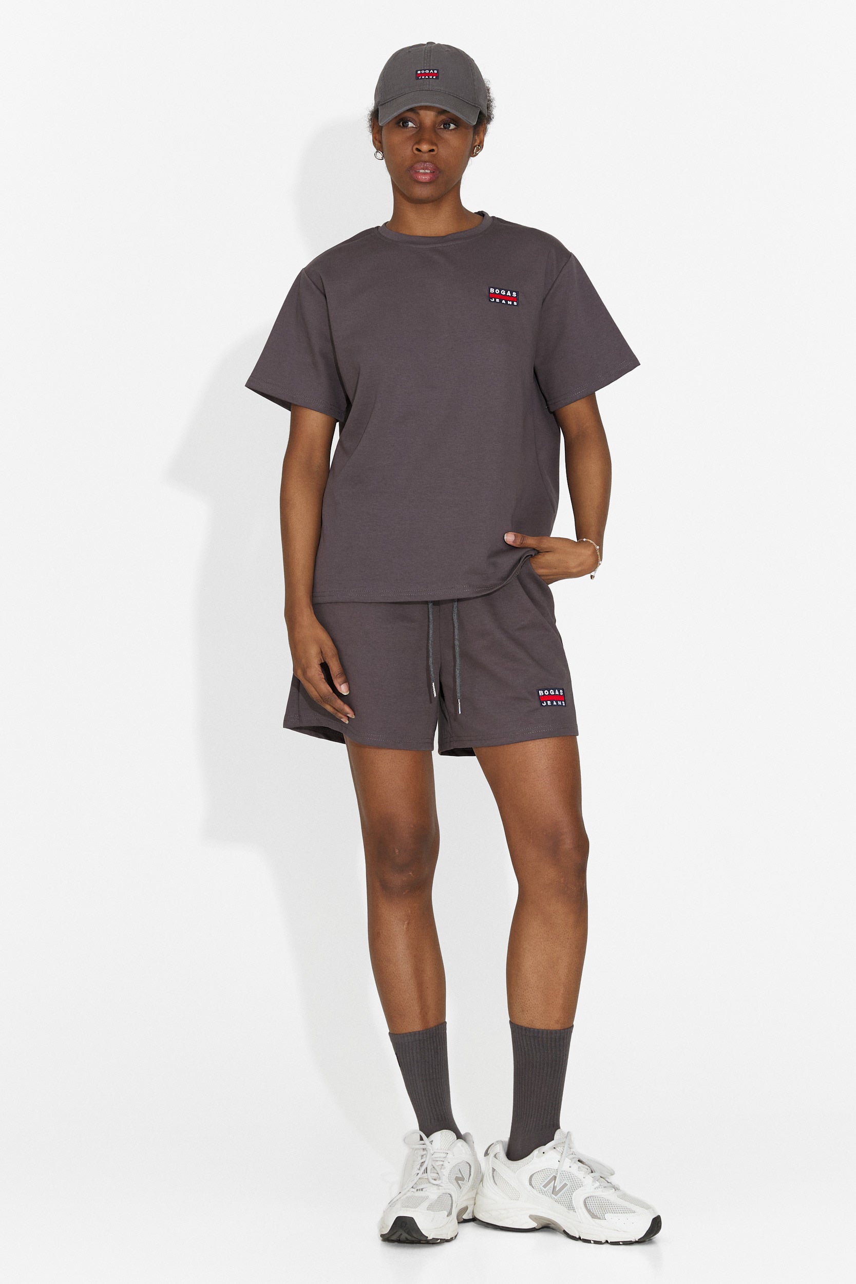 Conjunto de Mujer Marva Bogas con Shorts Grises