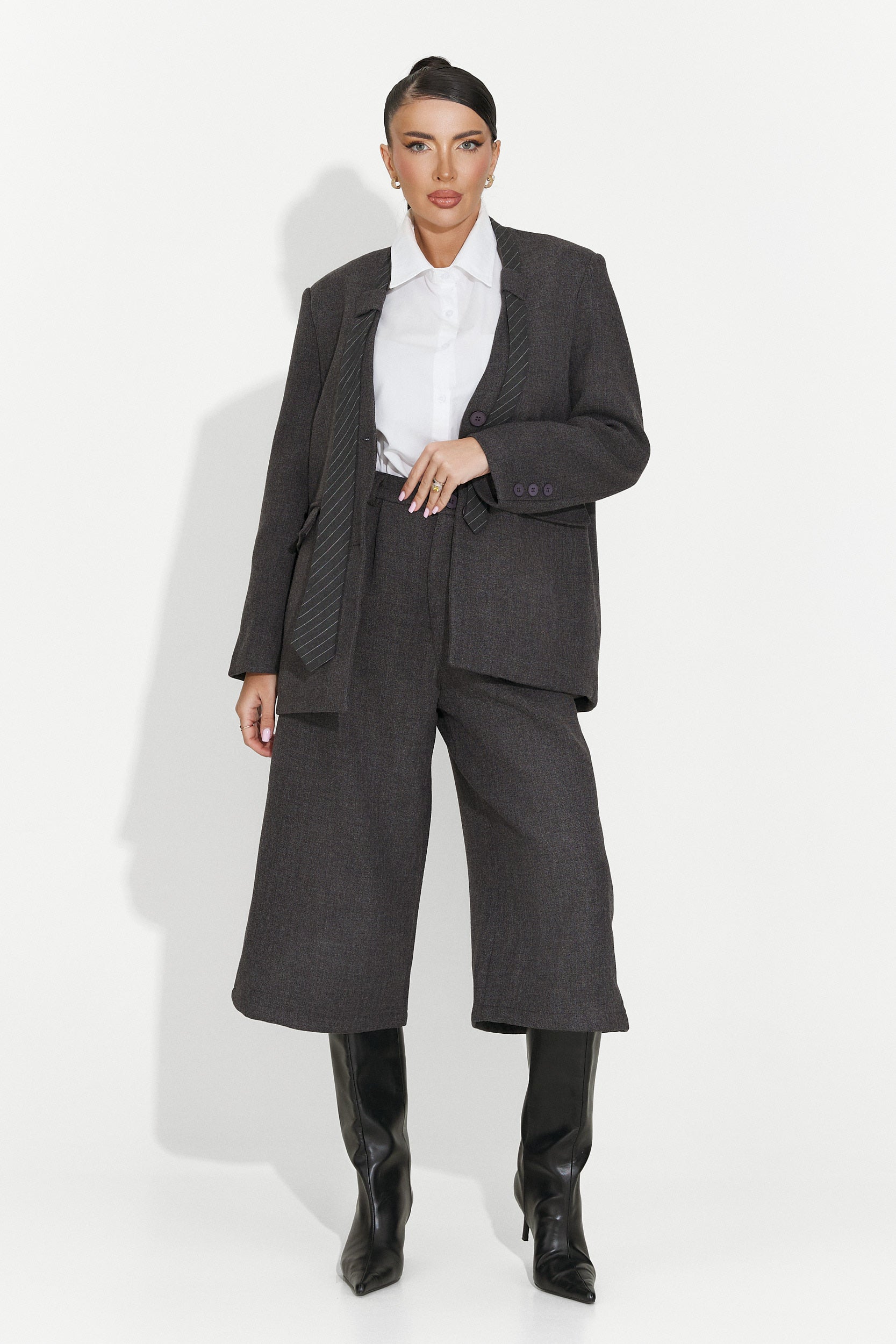 Damenanzug Hose + Sakko + Krawatte grau Astonia Bogas