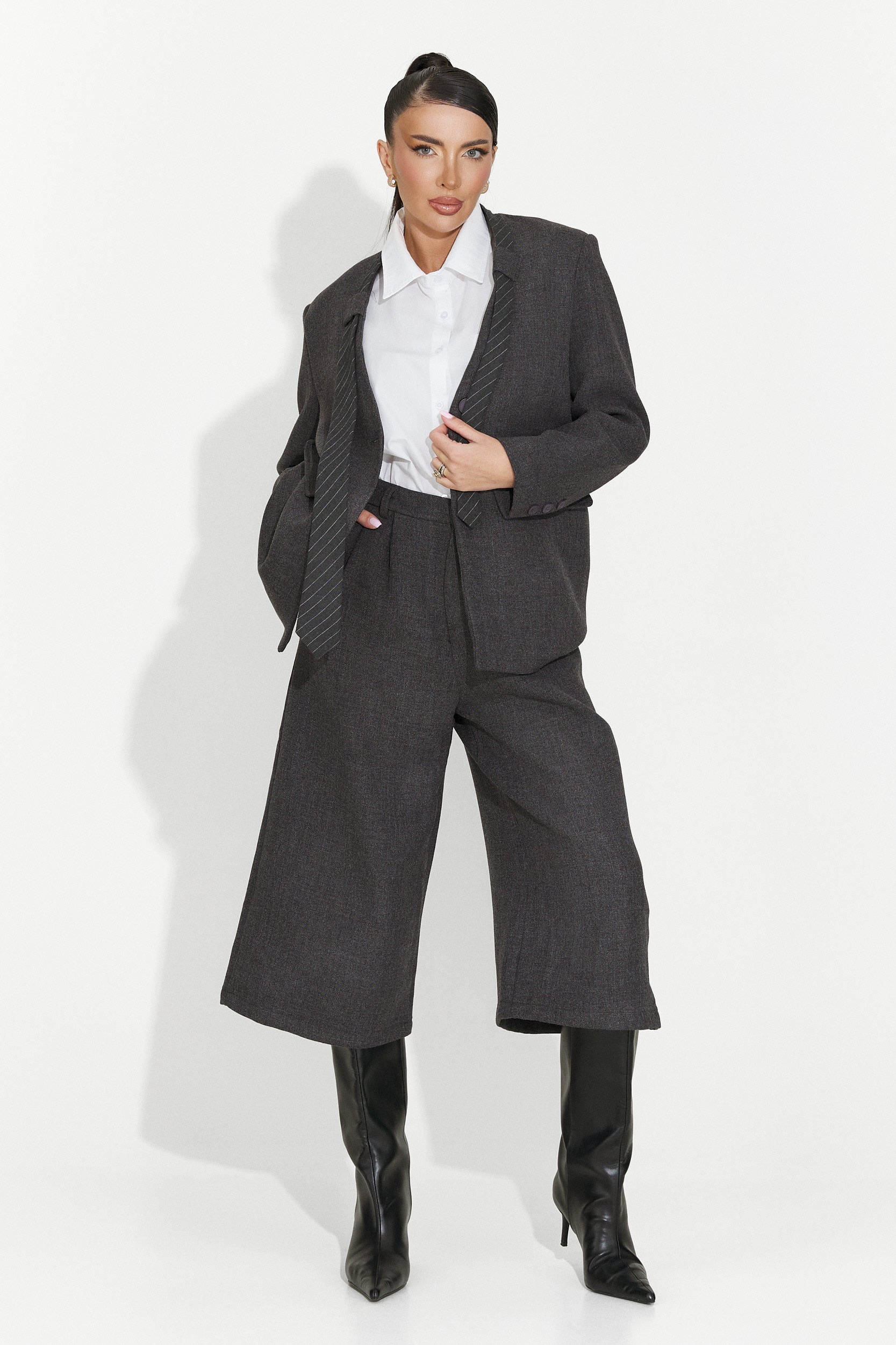 Damenanzug Hose + Sakko + Krawatte grau Astonia Bogas