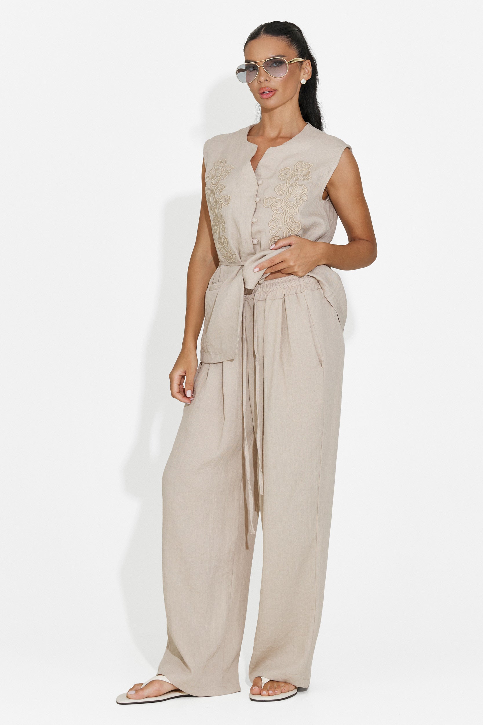 Women's suit vest + beige pants Vyzela Bogas