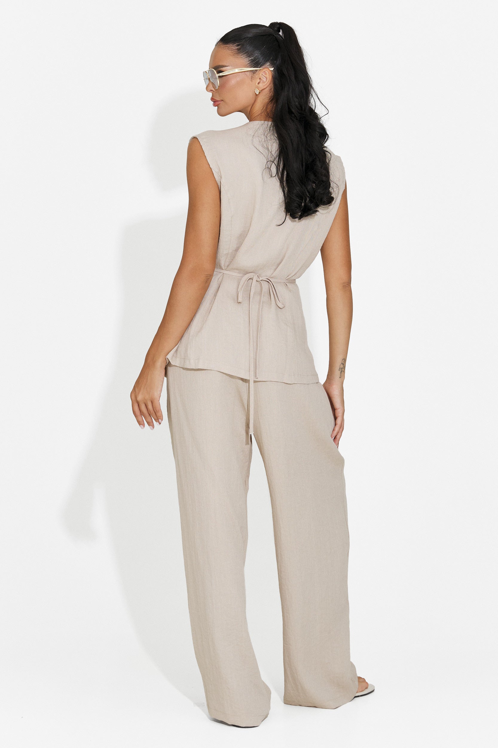 Women's suit vest + beige pants Vyzela Bogas