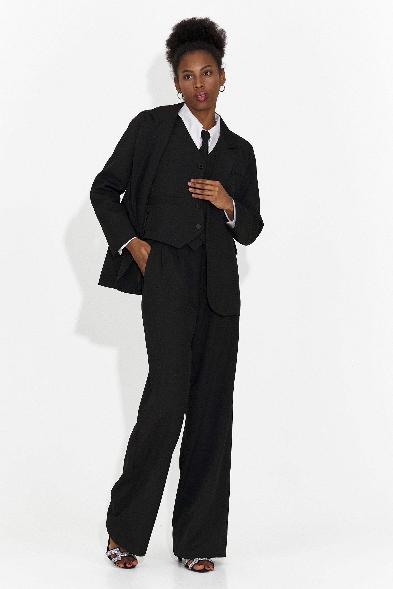 4-delad kostym byxor + väst + kavaj + slips svart Meldora Bogas