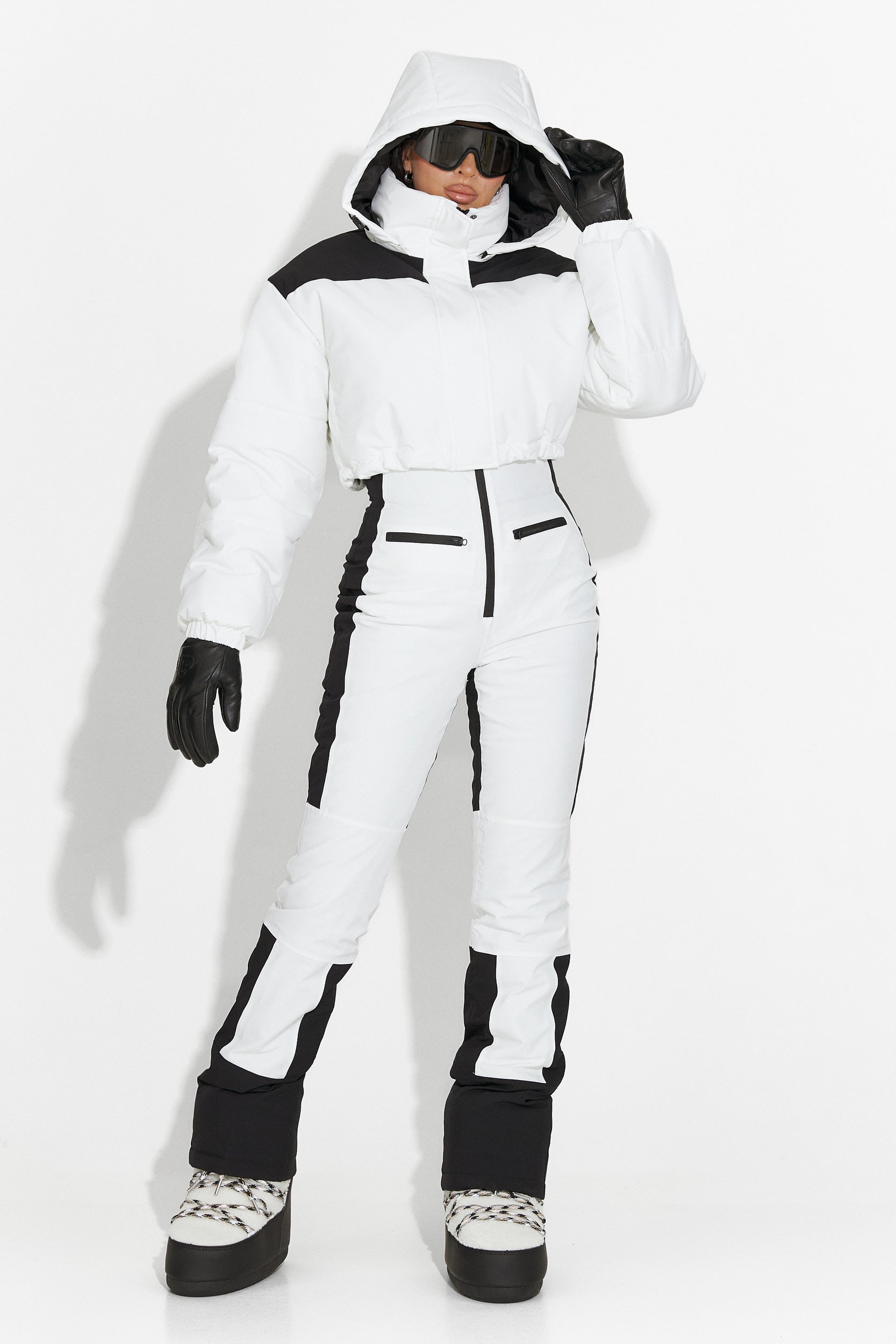 White casual ski suit Camelay Bogas