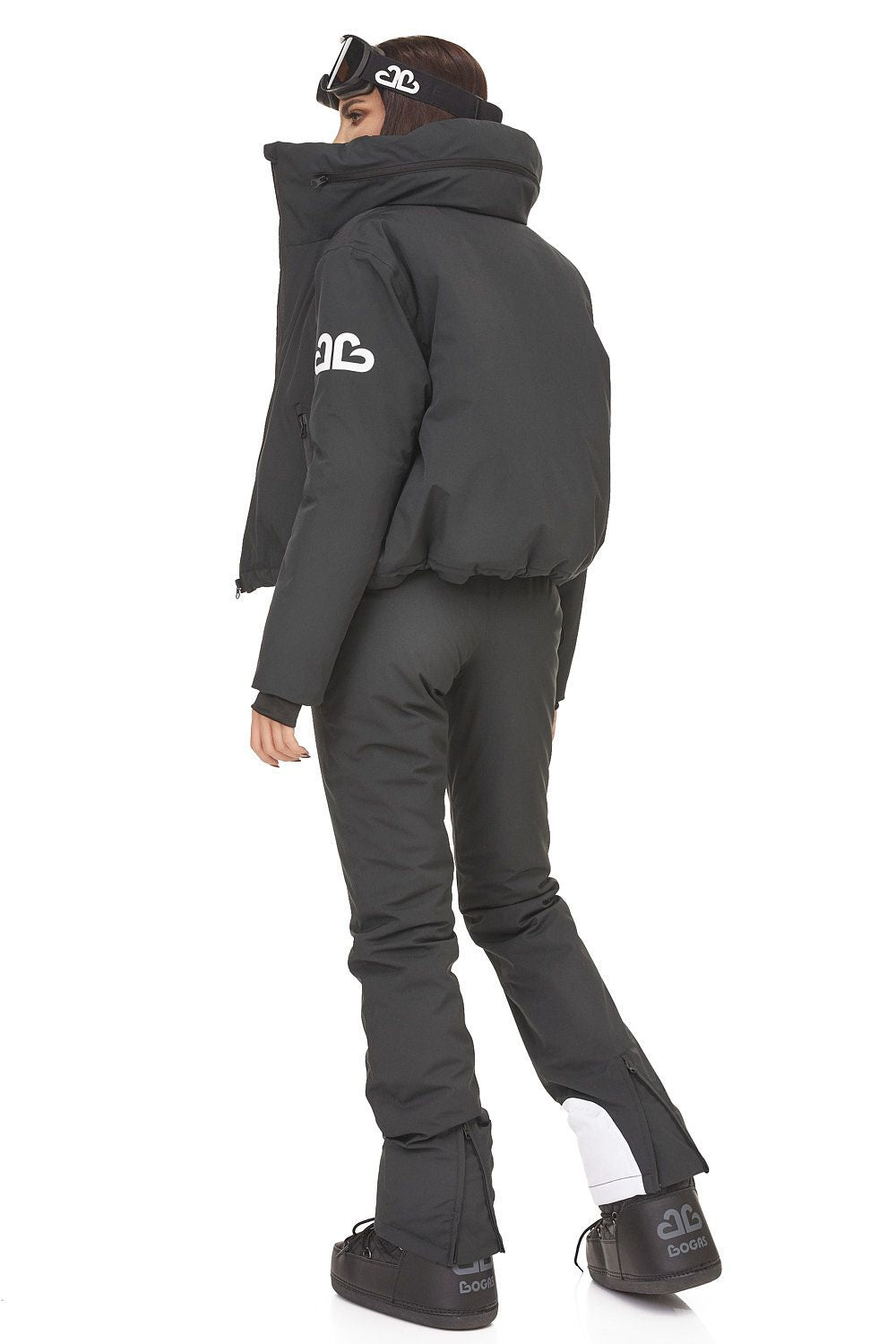 Kostym skidavslappnad svart Reasia Bogas