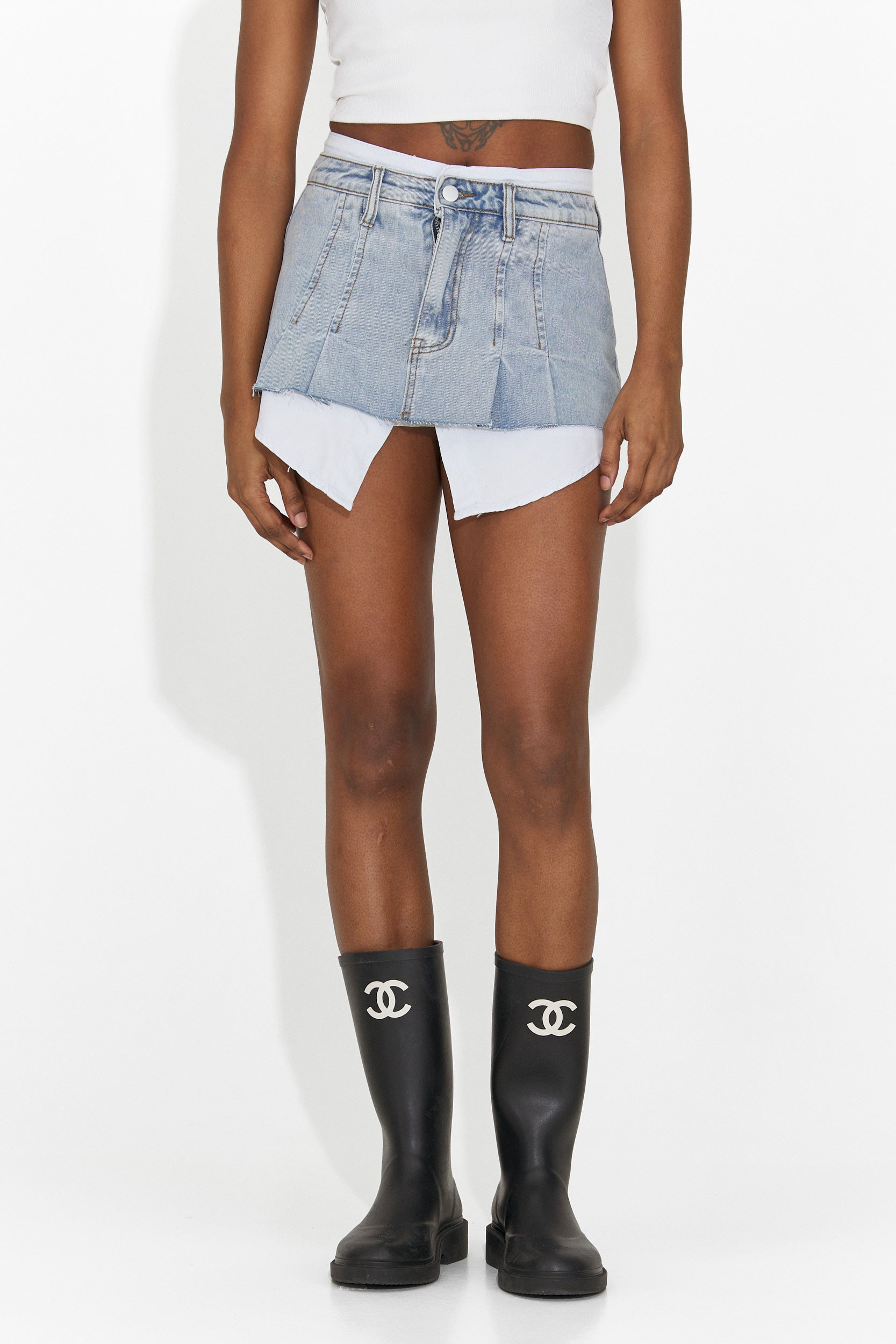 Ležérní modrá sukně pro ženy od Iustiny Bogasové