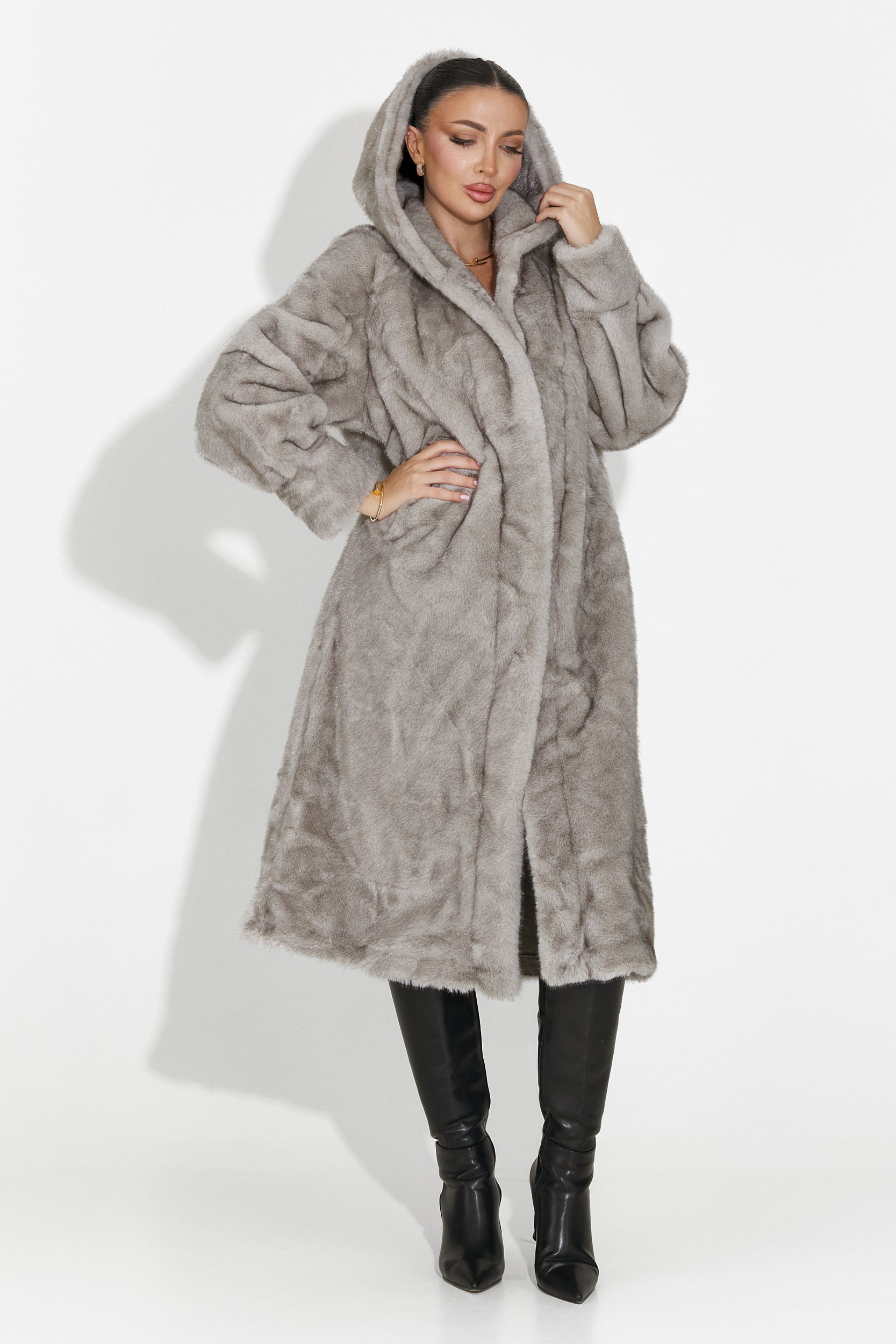 Szary płaszcz futrzany Pluvina Bogas