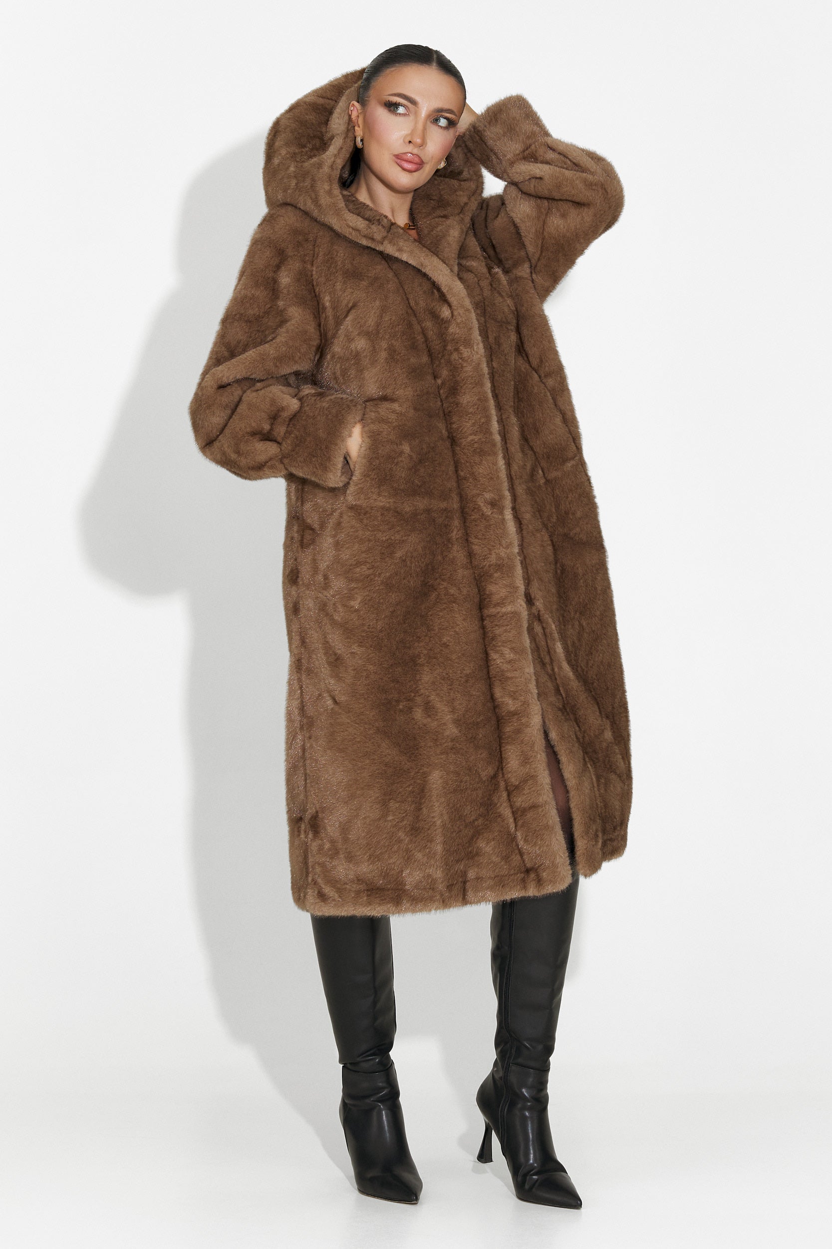 Płaszcz futrzany brązowy Pluvina Bogas