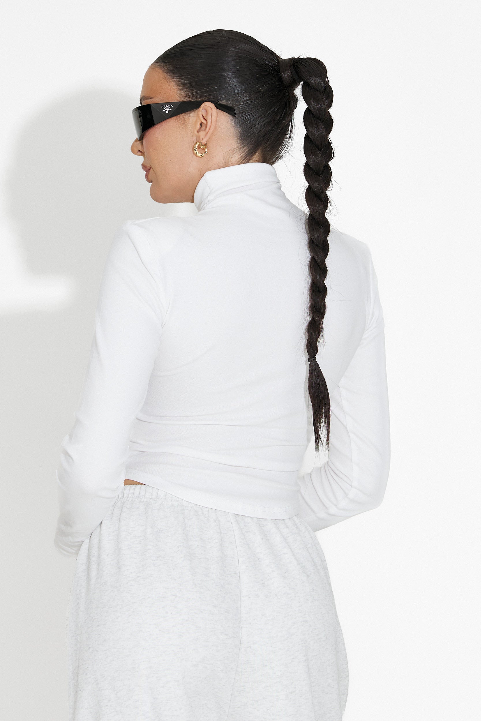 Biała casualowa golf damski Fenalya Bogas