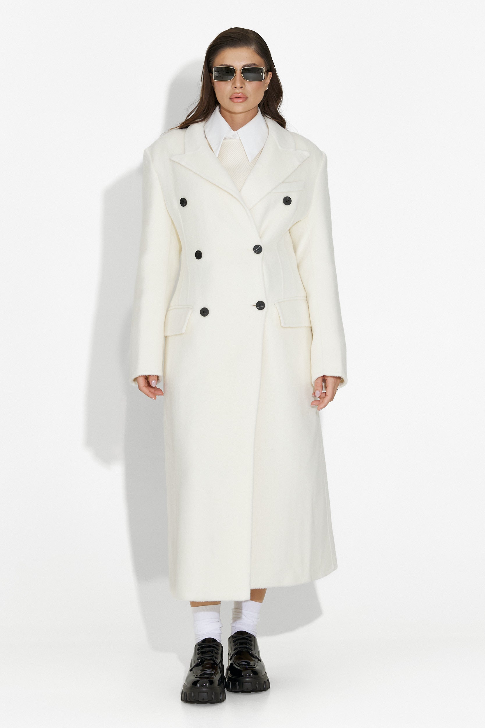 Elegant beige Savira Bogas ladies coat