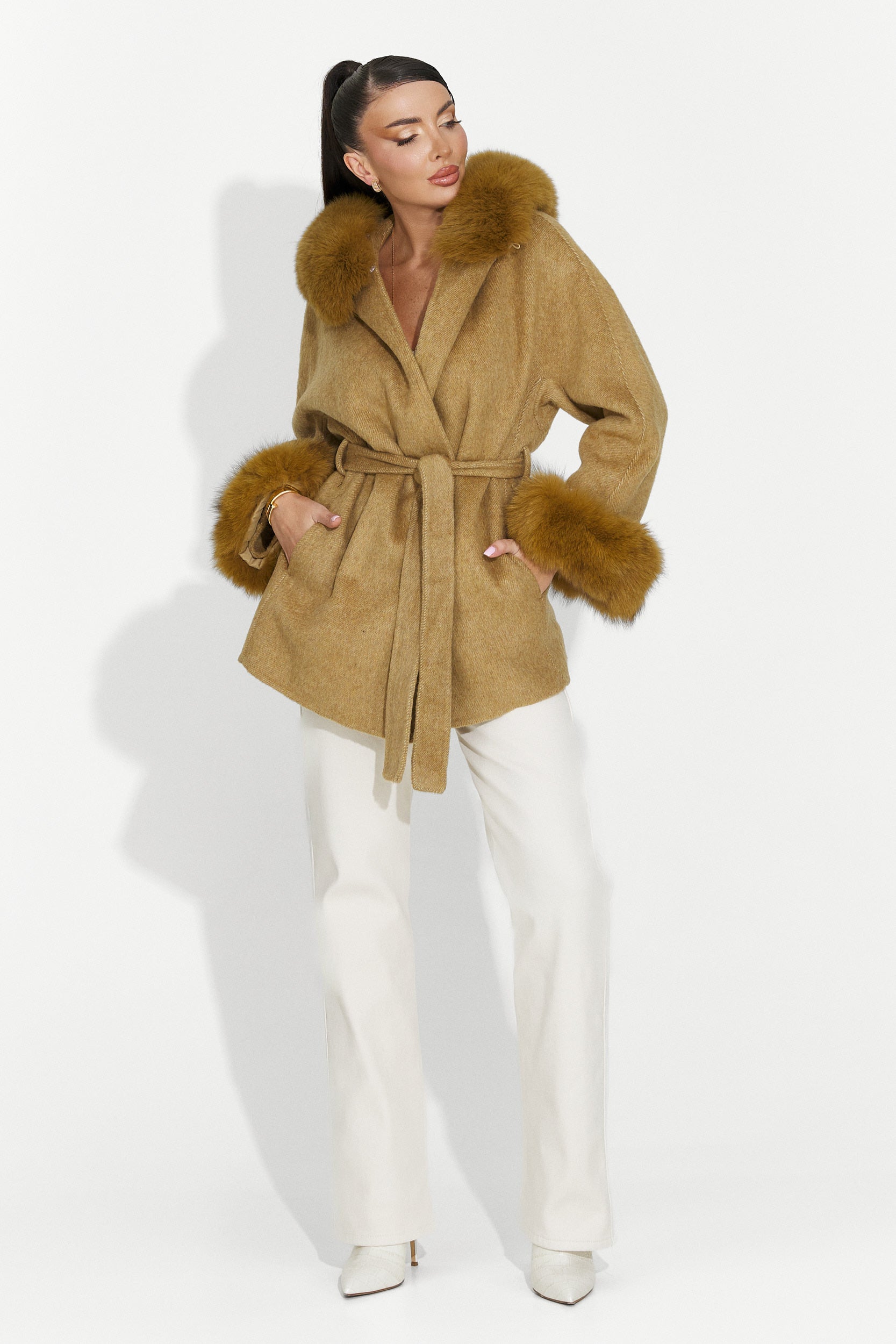 Elegancki płaszcz damski brązowy Betina Bogas