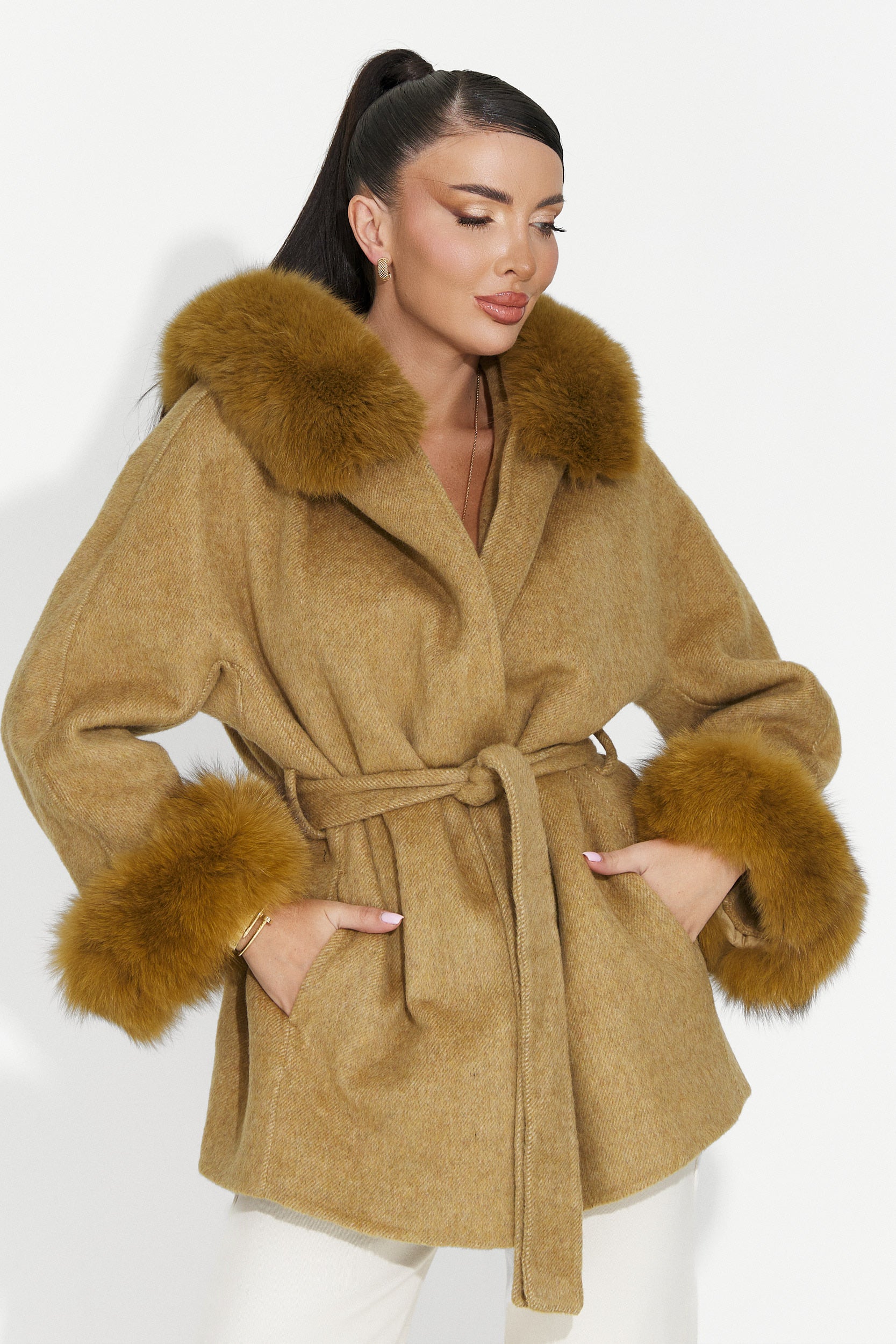 Elegancki płaszcz damski brązowy Betina Bogas