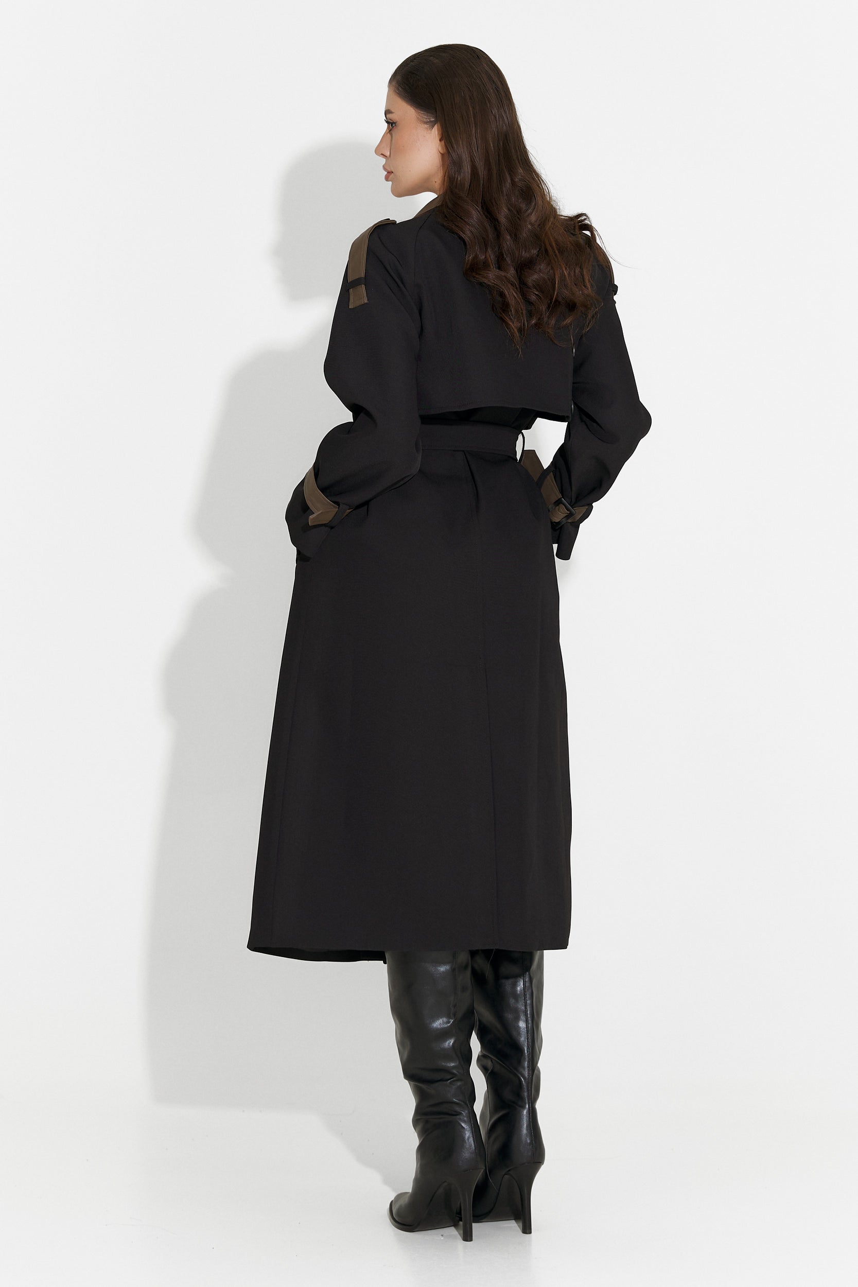 Largo abrigo negro para mujeres Daine Bogas