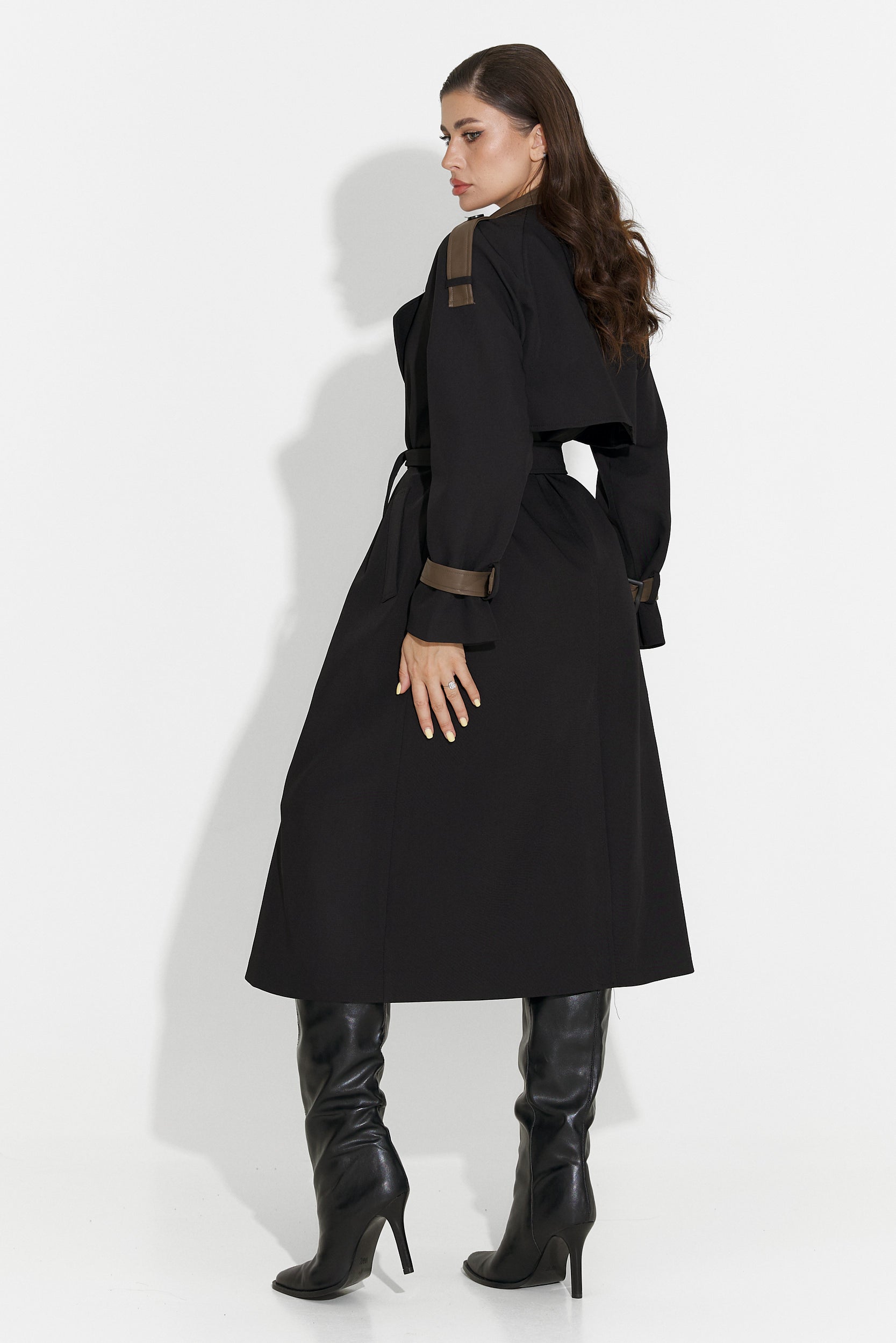 Largo abrigo negro para mujeres Daine Bogas