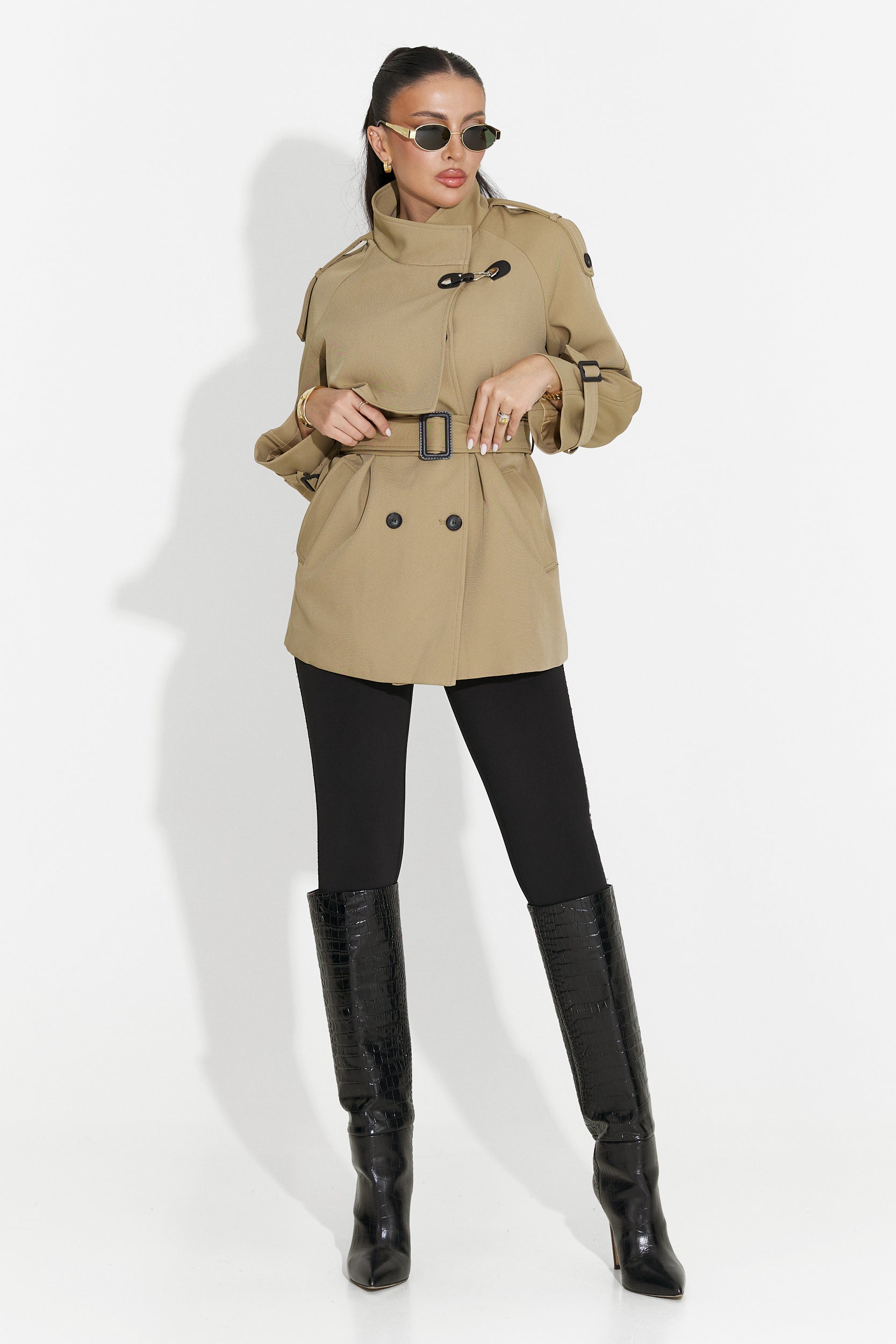 Manteau Court Marron pour Femmes de Cenavia Bogas