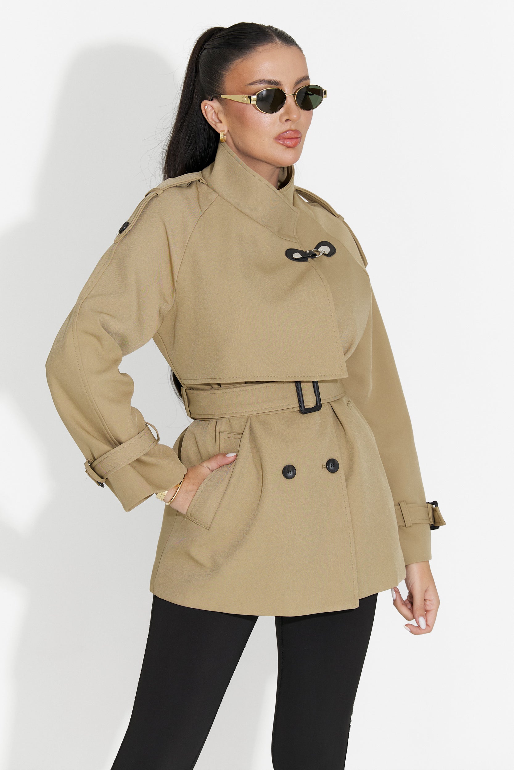 Manteau Court Marron pour Femmes de Cenavia Bogas
