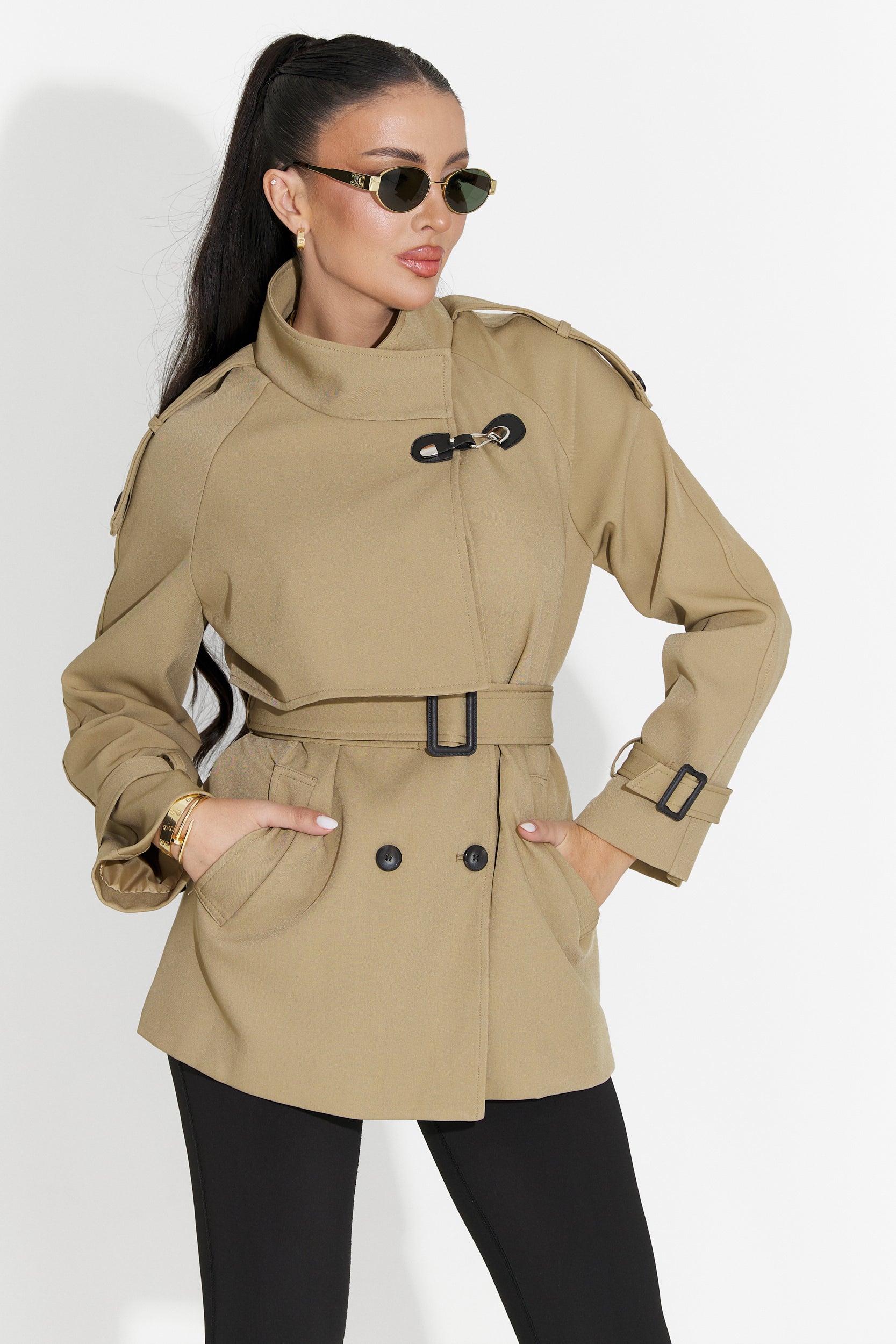 Manteau Court Marron pour Femmes de Cenavia Bogas