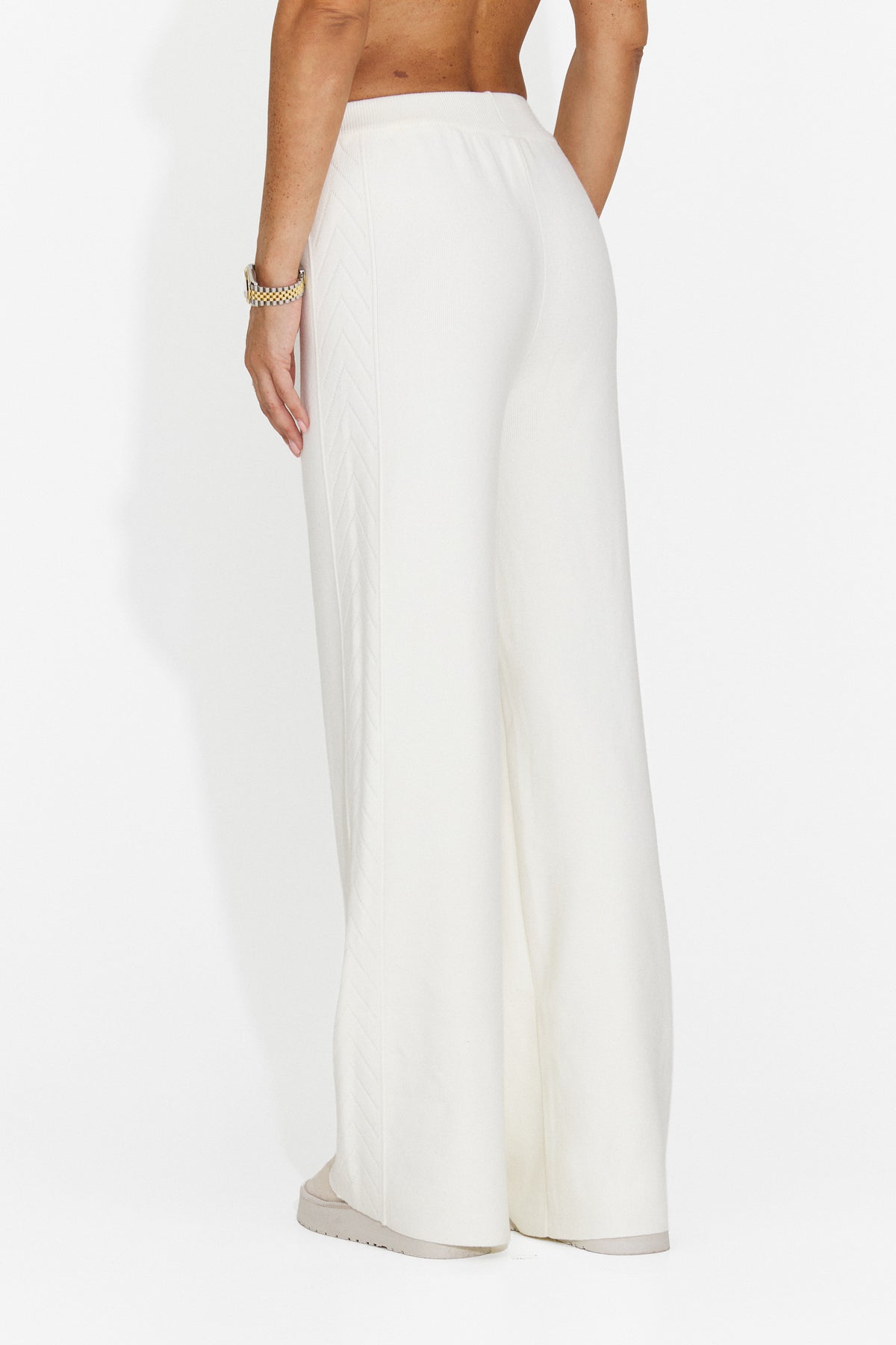Pantaloni casual crem Berinieza Bogas