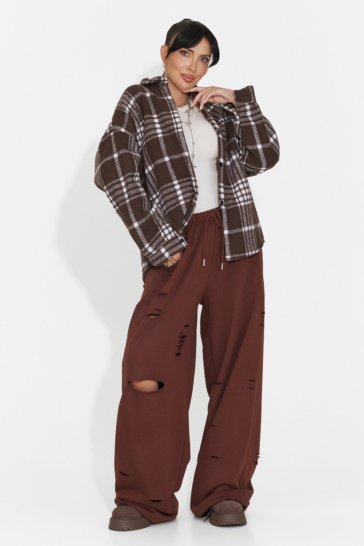 Pantaloni casual maro Lulaoa Bogas